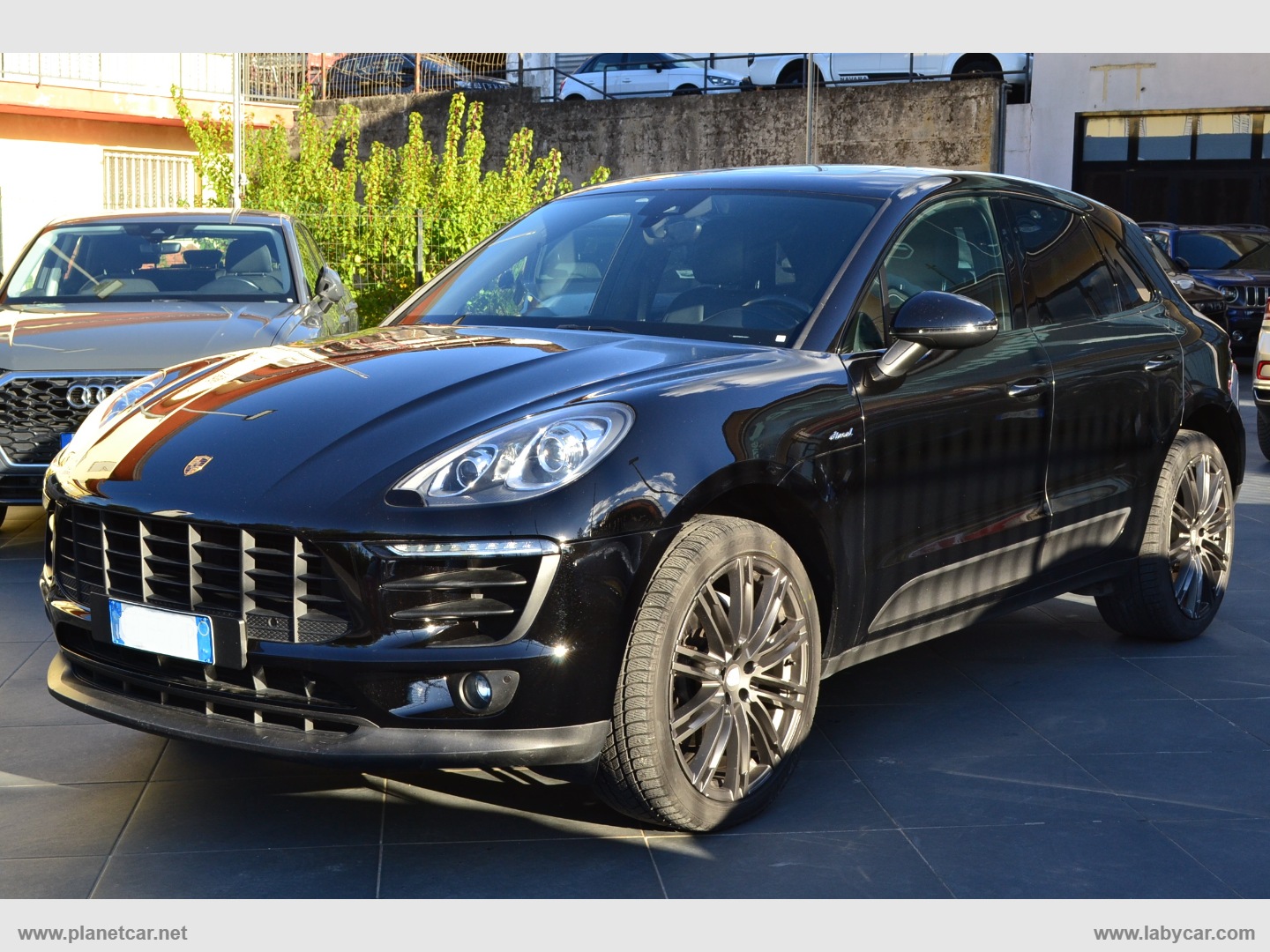 PORSCHE Macan