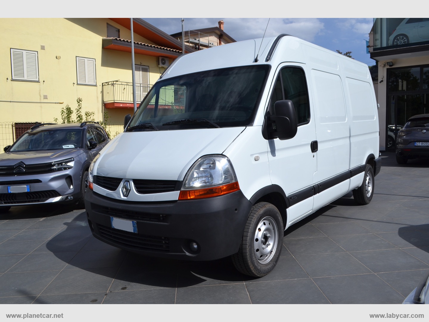 RENAULT 