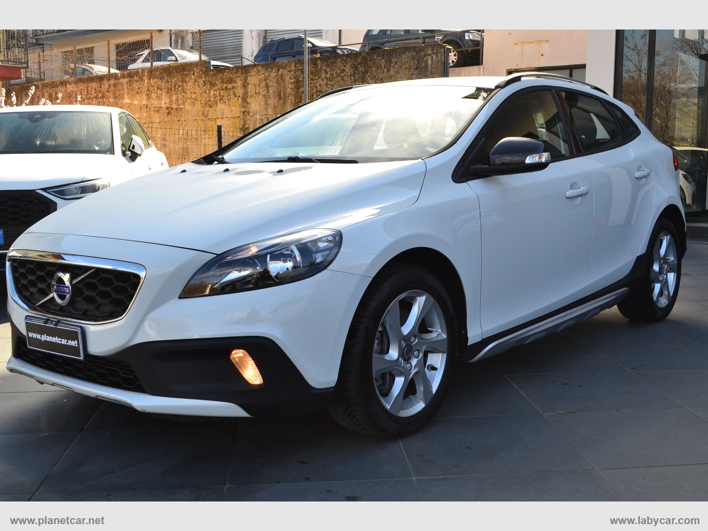 VOLVO V40 Cross Country
