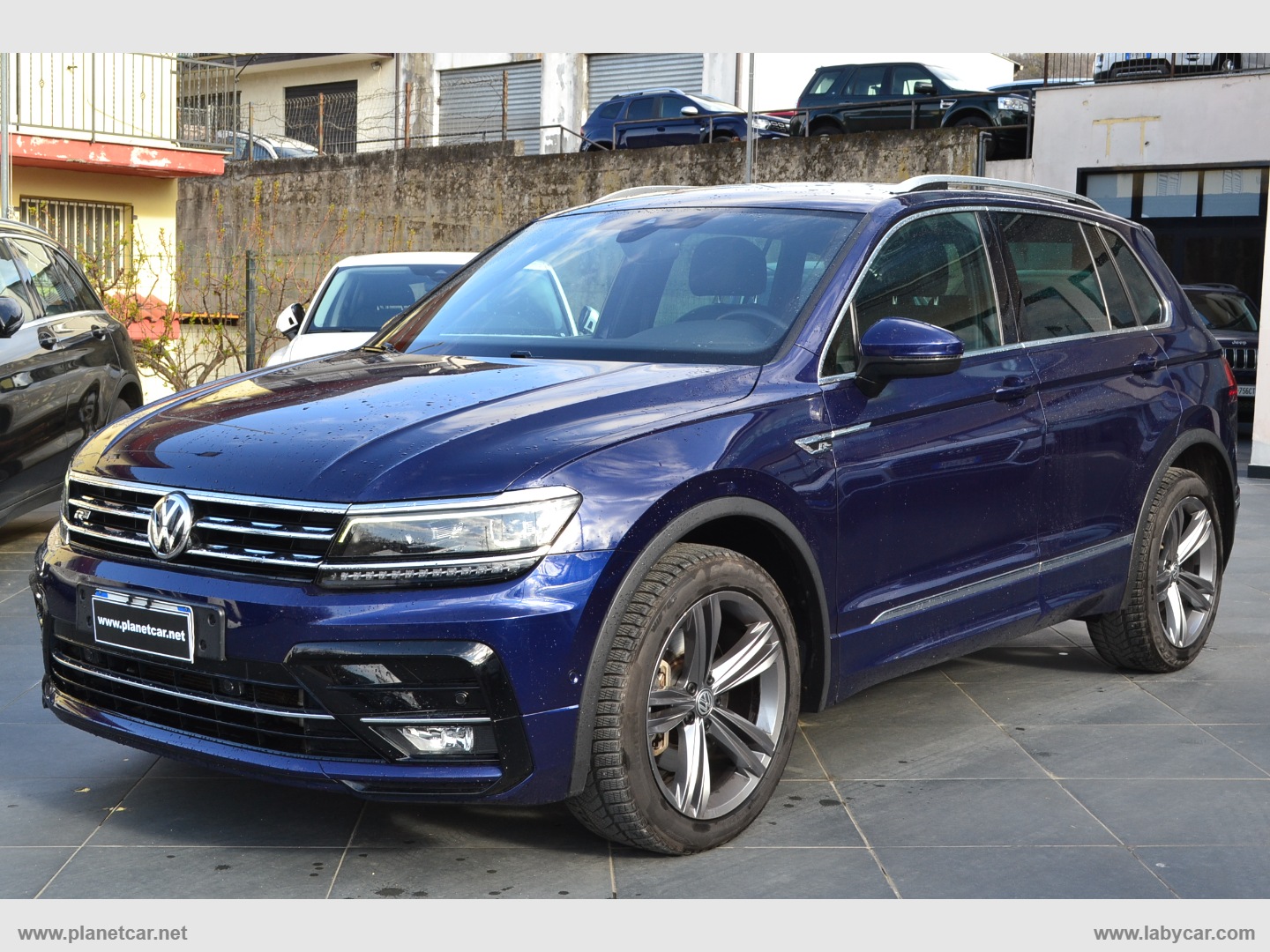 VOLKSWAGEN Tiguan