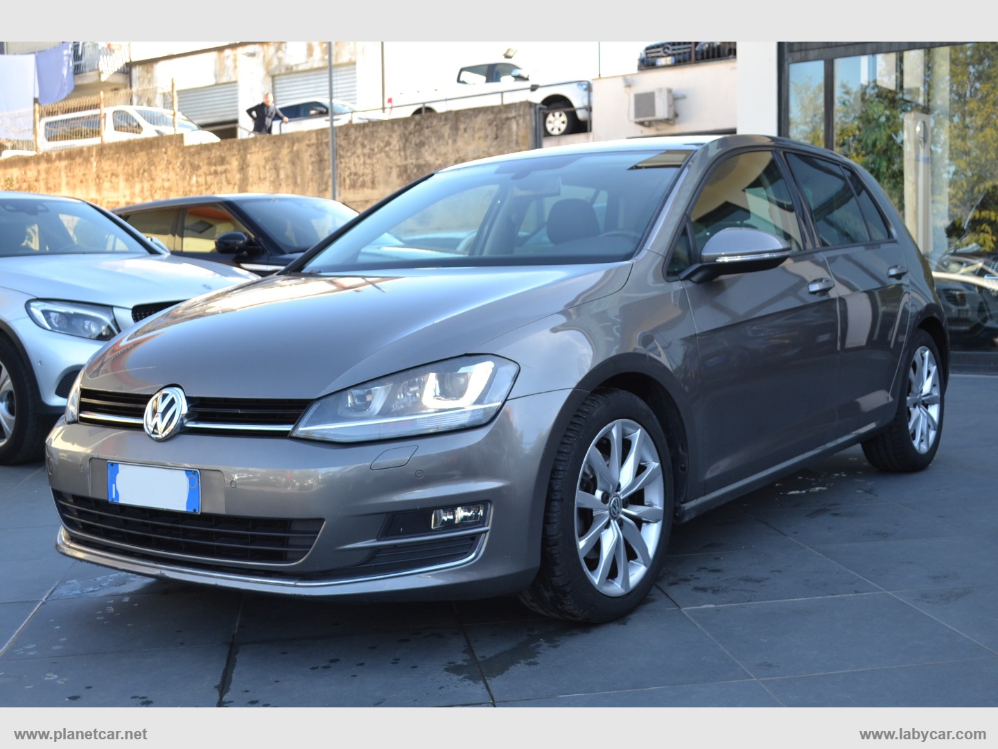 VOLKSWAGEN Golf