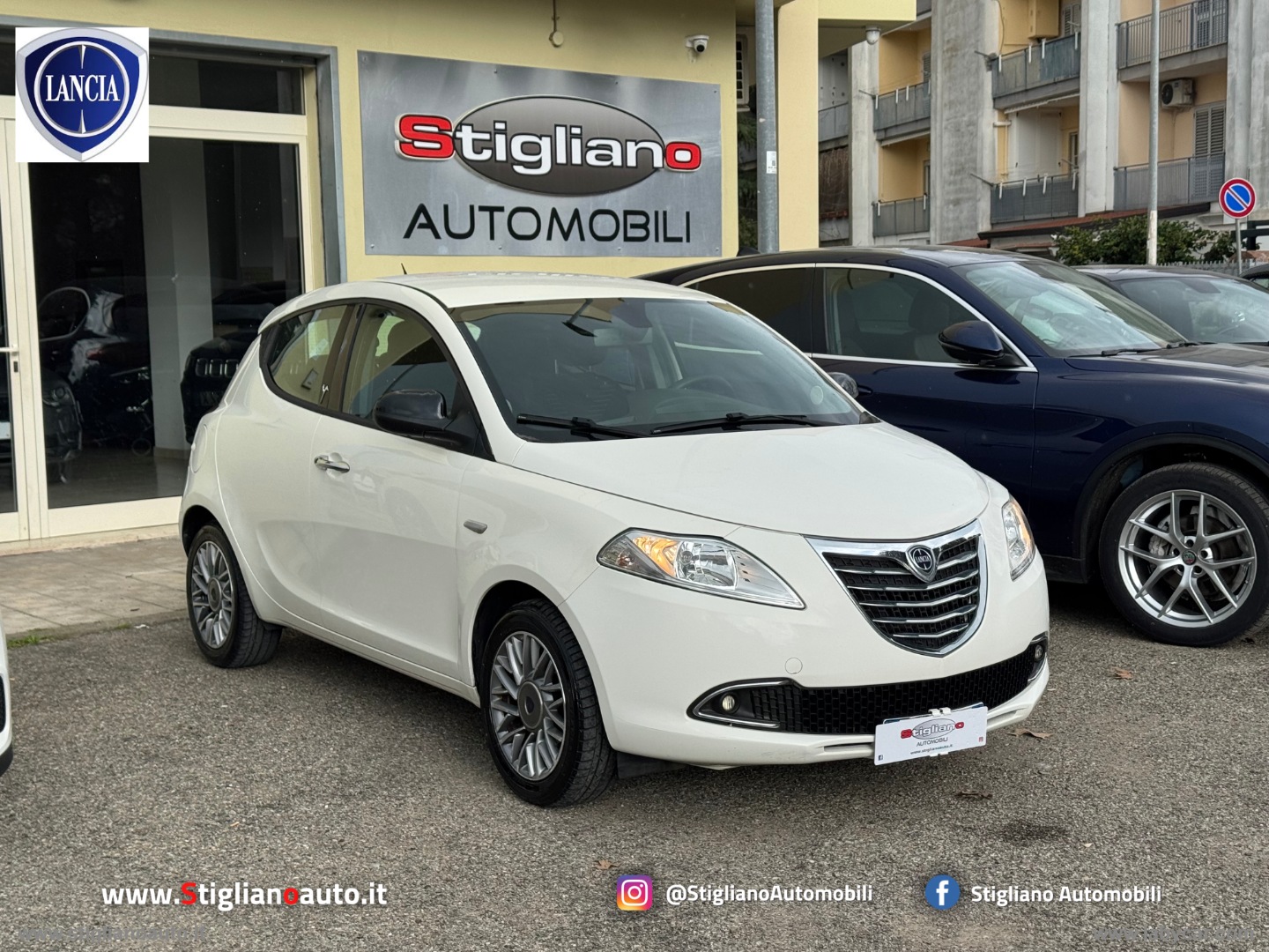 Ypsilon 1.2 69 CV 5p. Silver                                                        