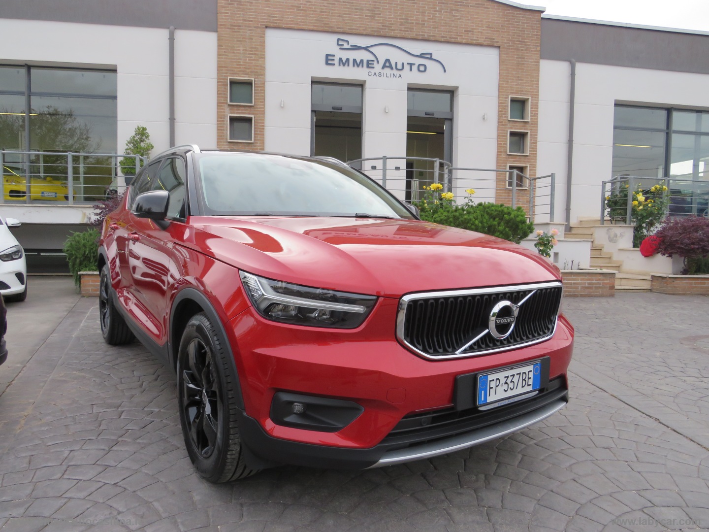 VOLVO XC40