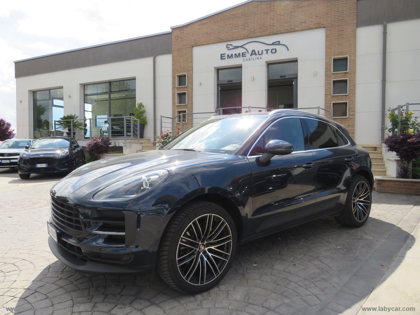 PORSCHE Macan