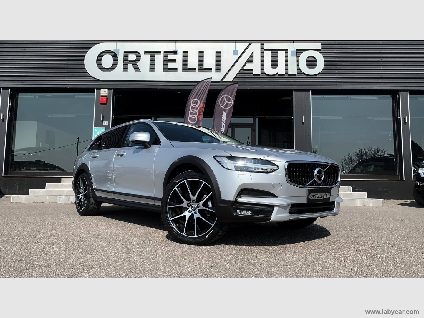 V90 Cross Country D4 AWD Geartronic Pro GANCIO TRAINO I.V.A.                                   