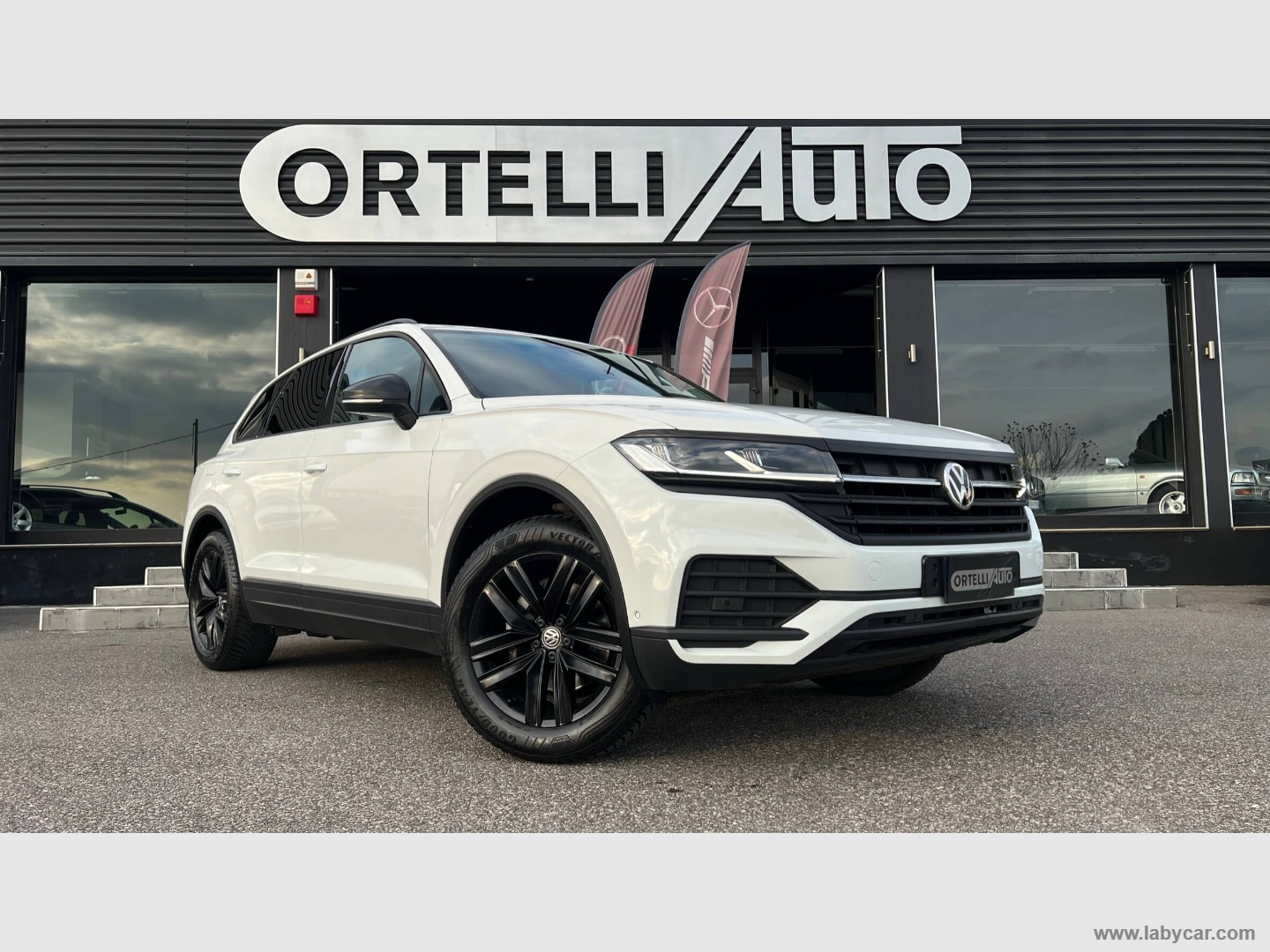 VOLKSWAGEN Touareg