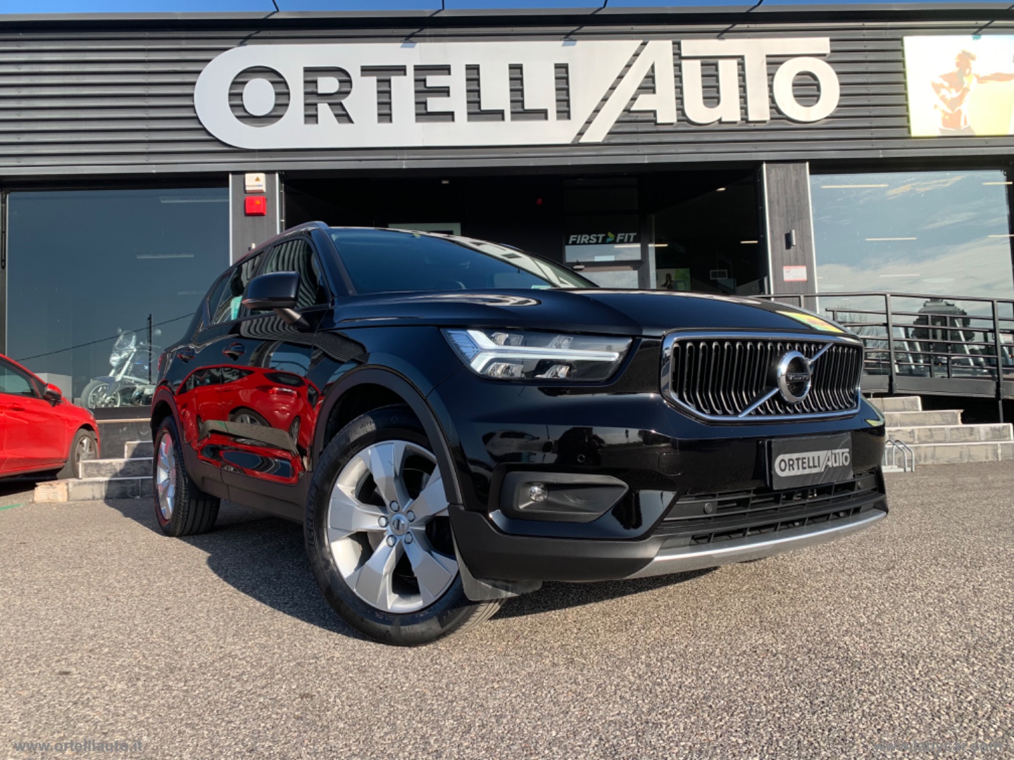 VOLVO XC40