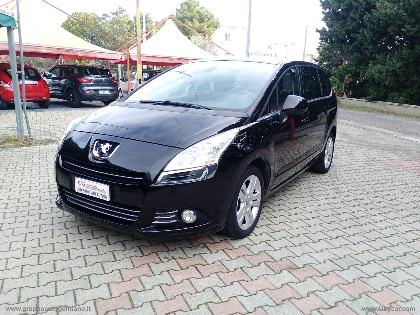 PEUGEOT 5008