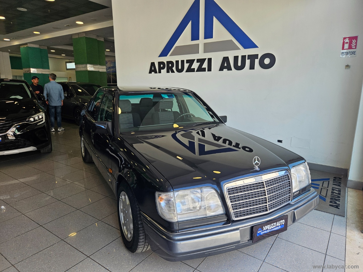 MERCEDES-BENZ Serie E