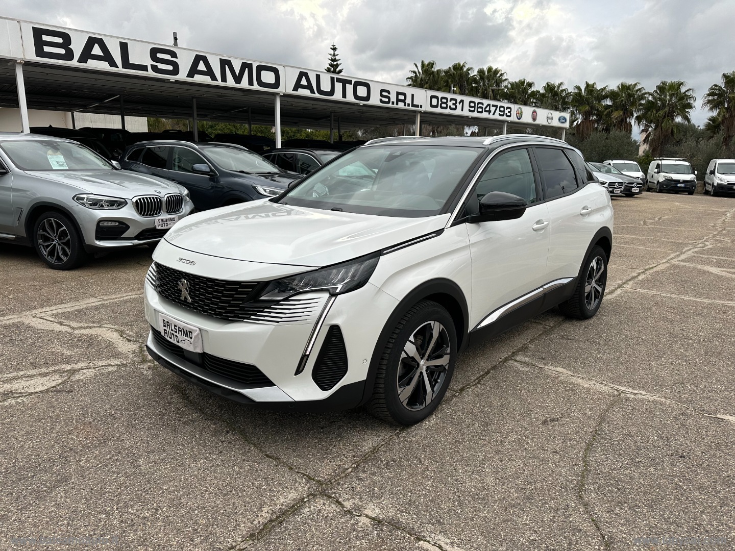 PEUGEOT 3008