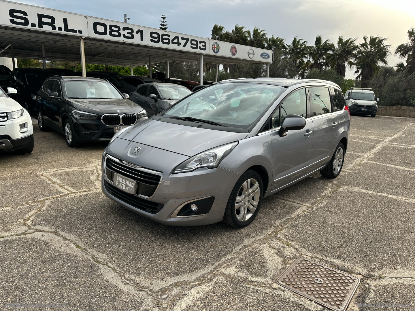 PEUGEOT 5008