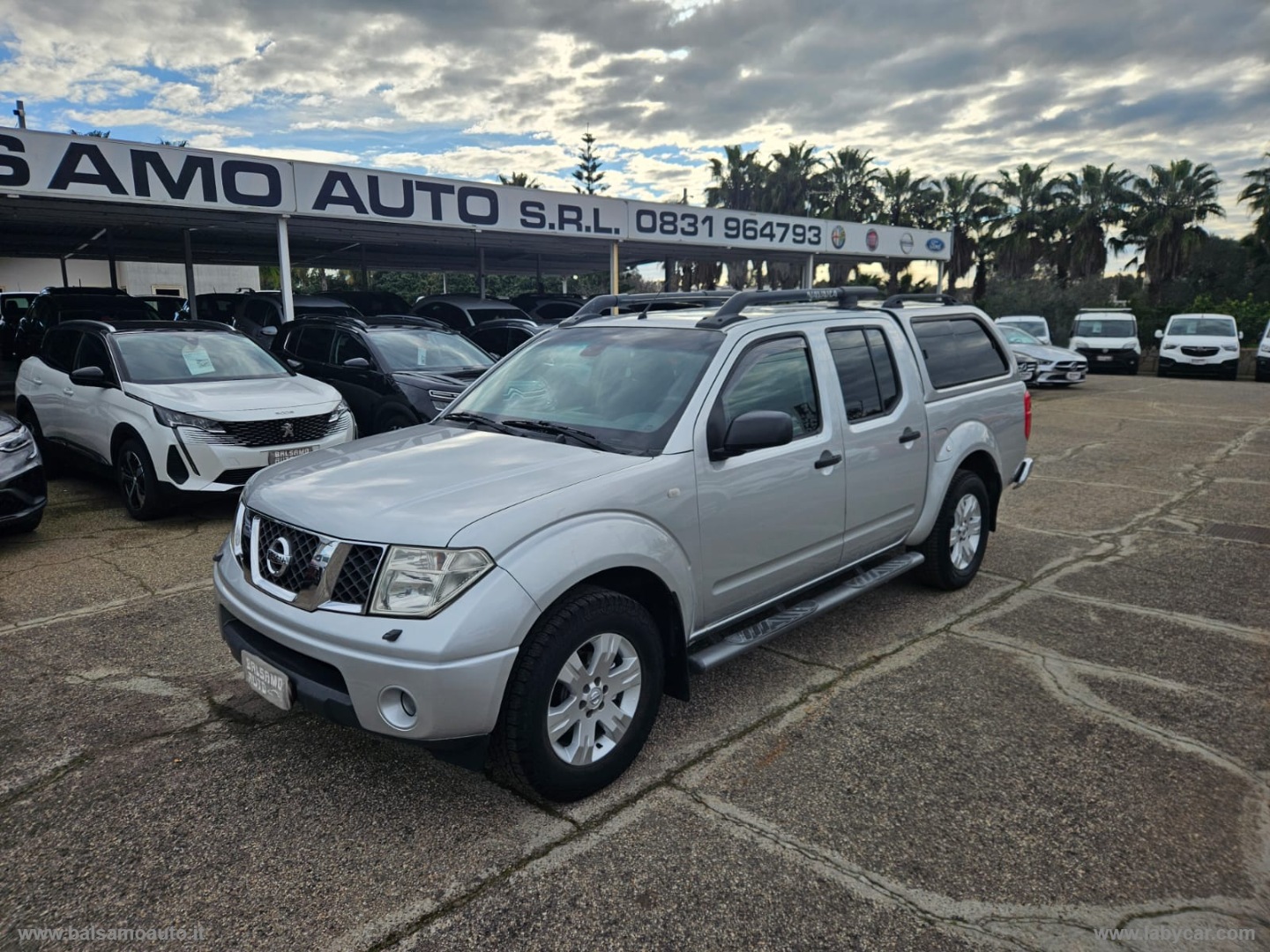 NISSAN Navara