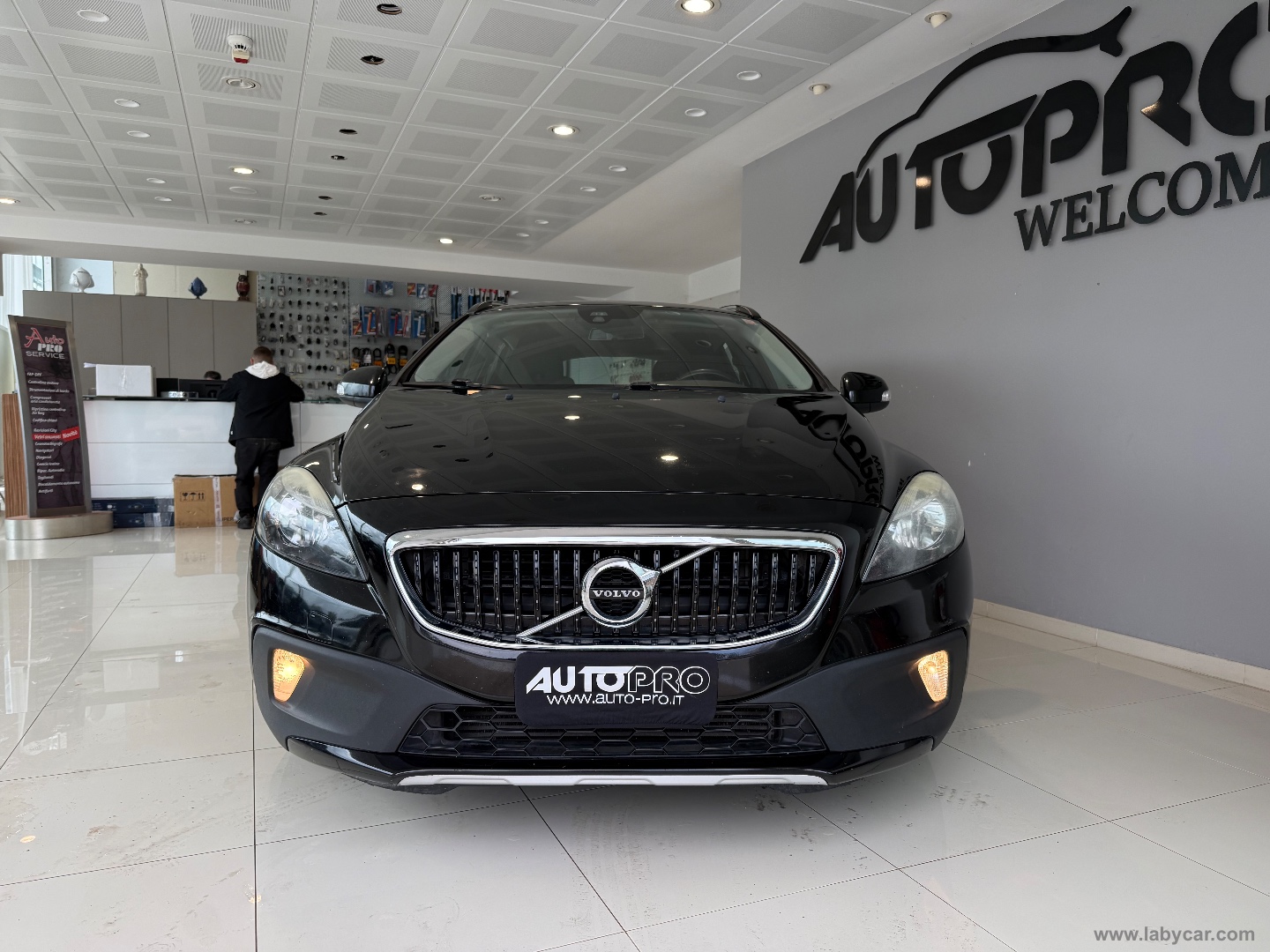 VOLVO V40 Cross Country