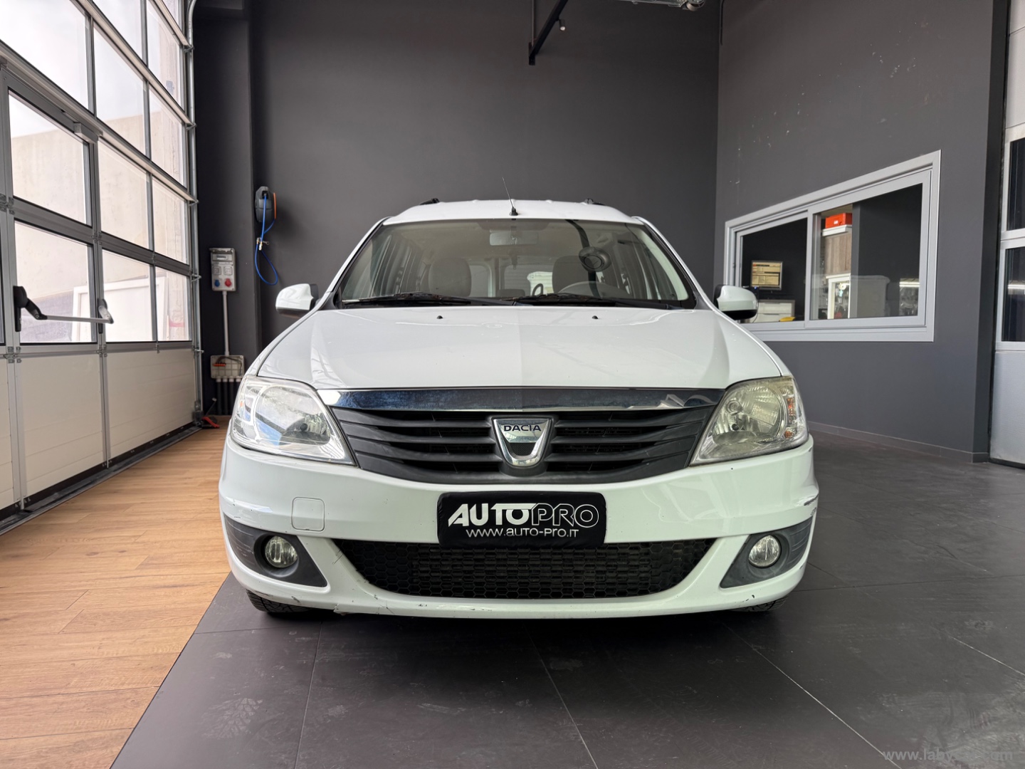 DACIA Logan