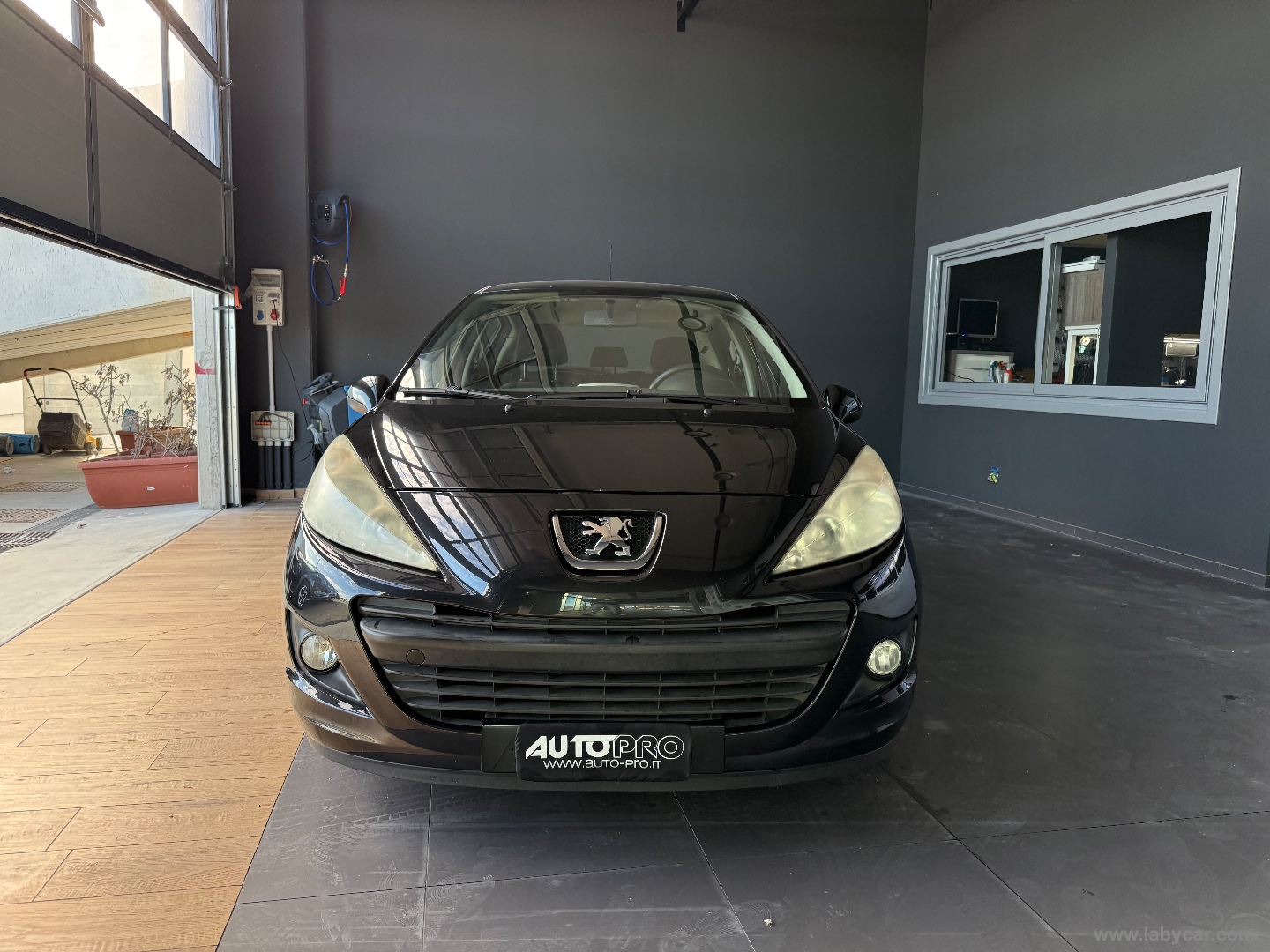 PEUGEOT 207