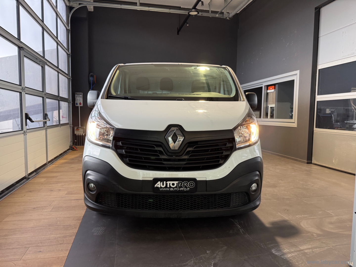 RENAULT 