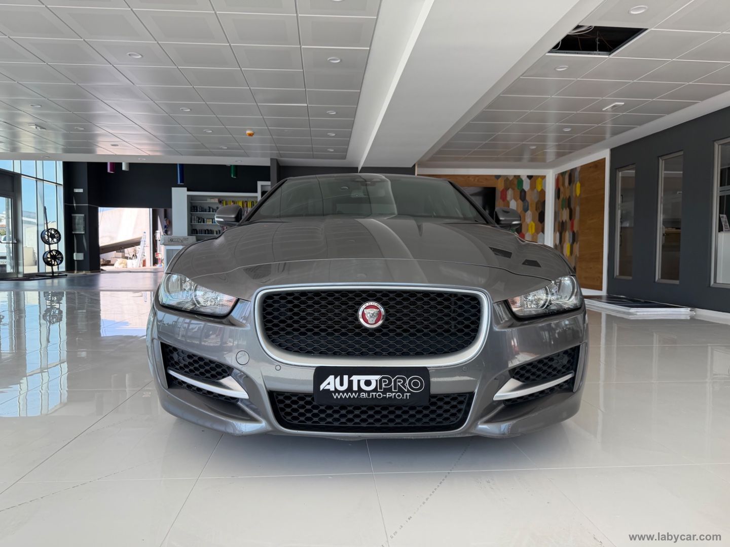 JAGUAR XE