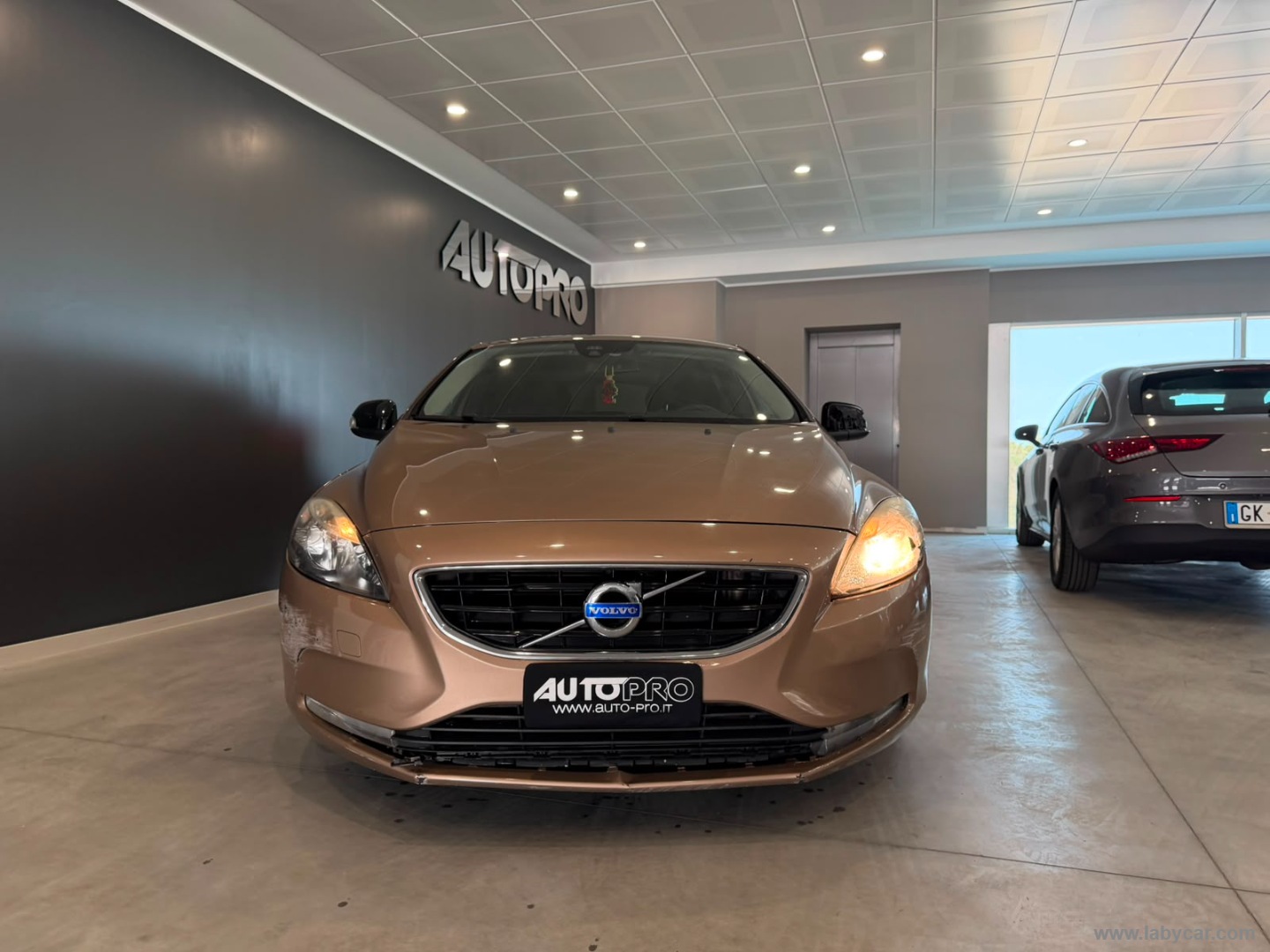VOLVO V40 D2 1.6 Powershift Business Edition                                                        