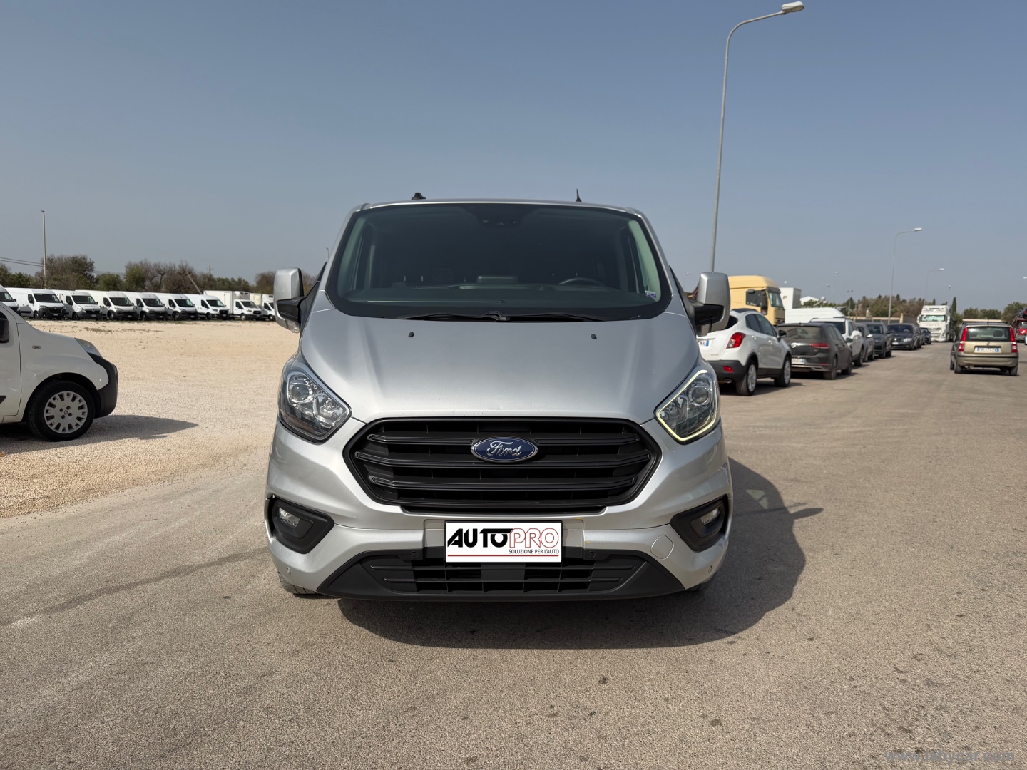 FORD Tran.Cust. 320 2.0 TDCi 130 PC-TN Nugget                                                        