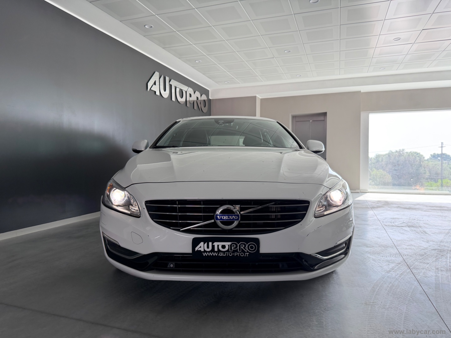 VOLVO V60 D3 Geartronic Business                                                        