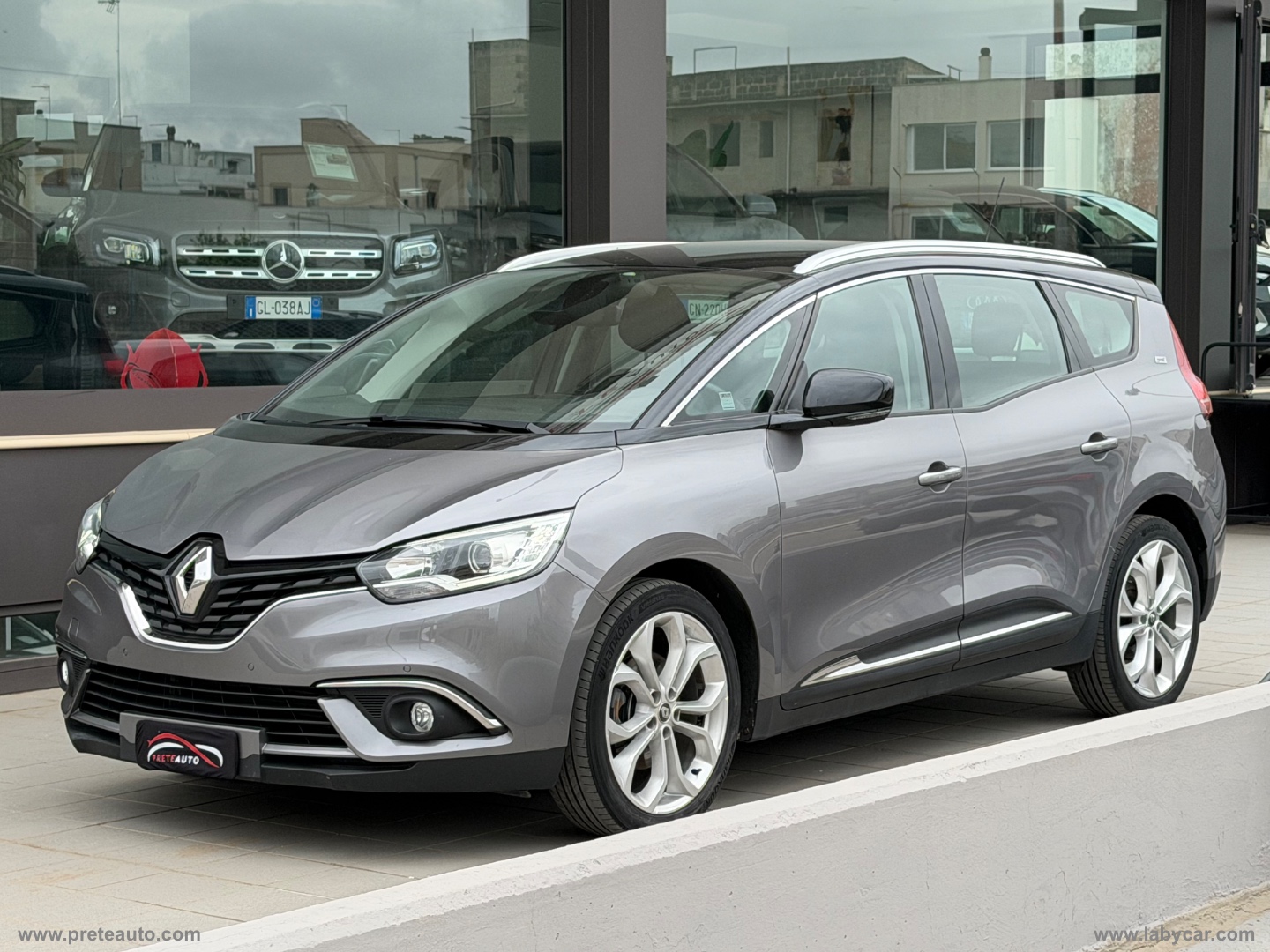 RENAULT