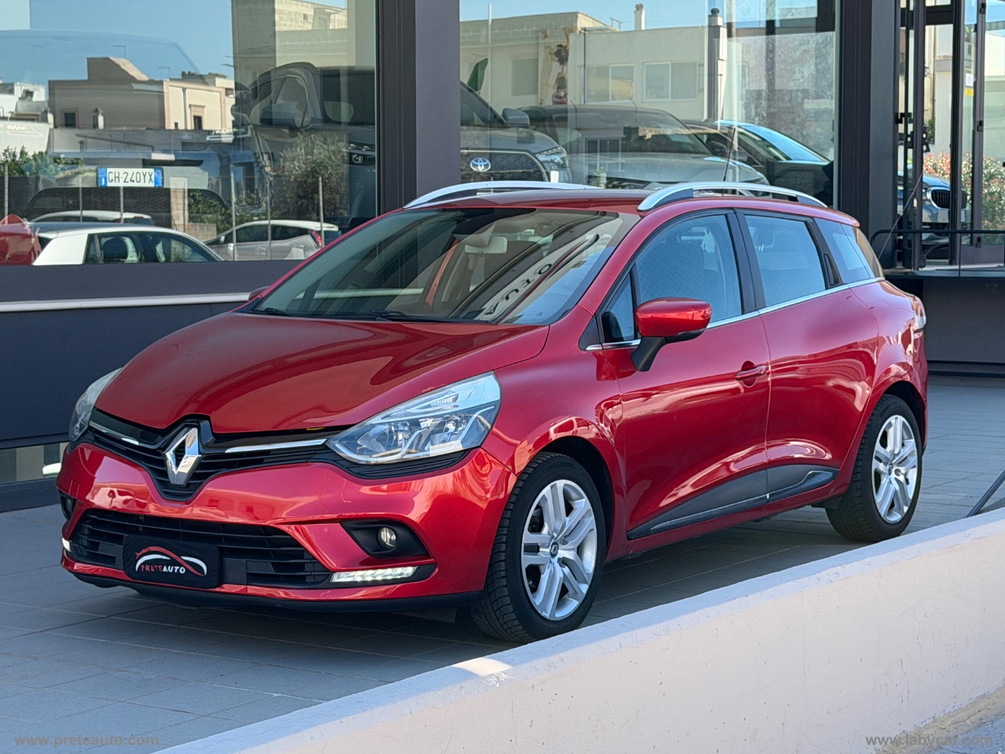 RENAULT