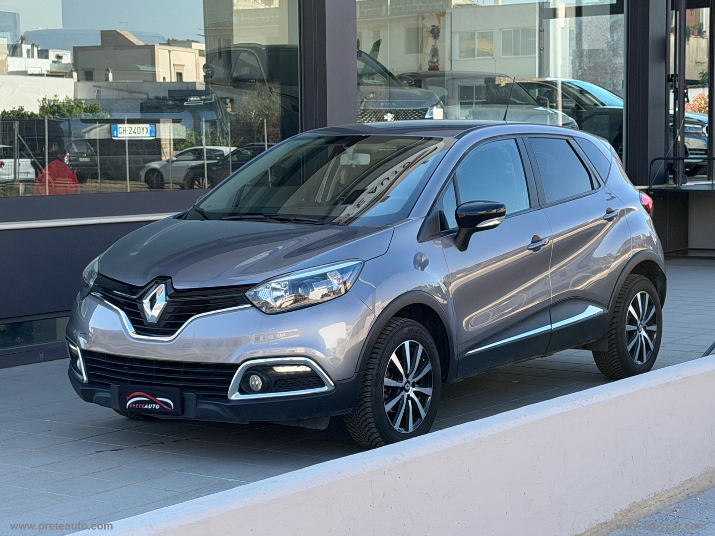 RENAULT