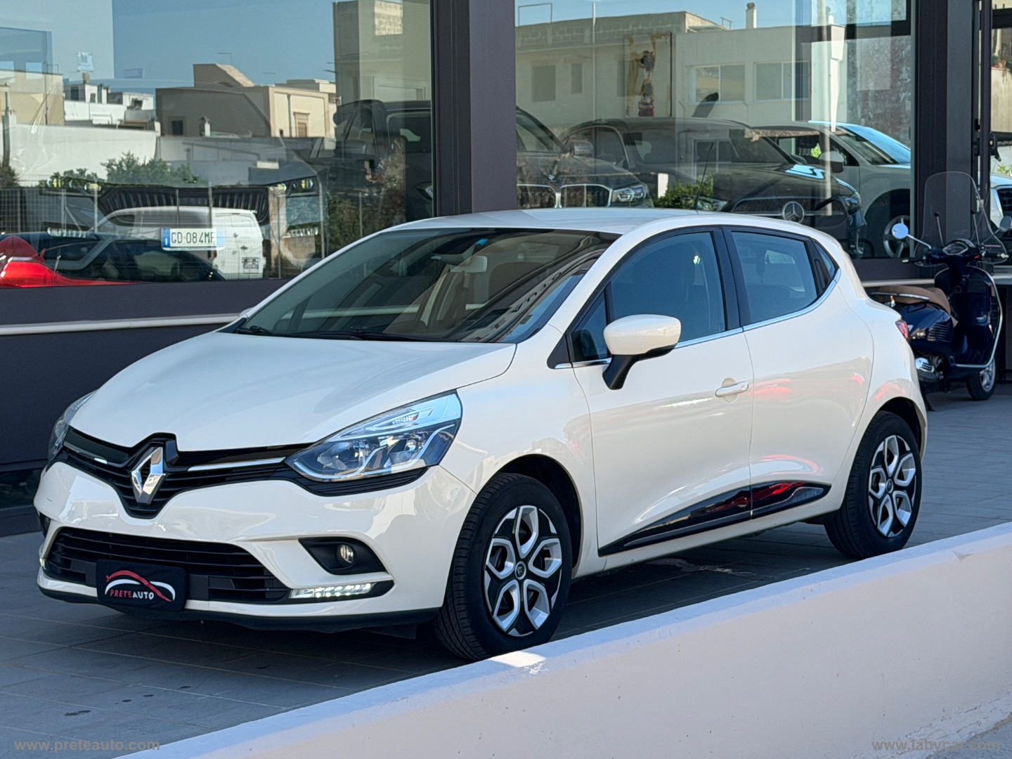 RENAULT Clio