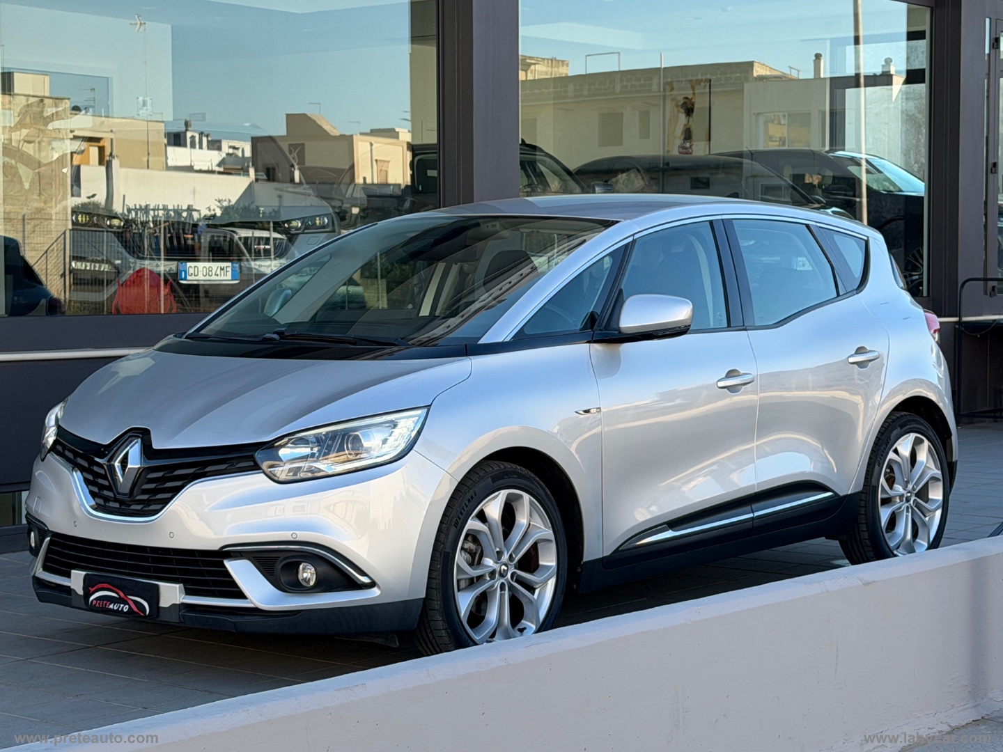 RENAULT Scénic