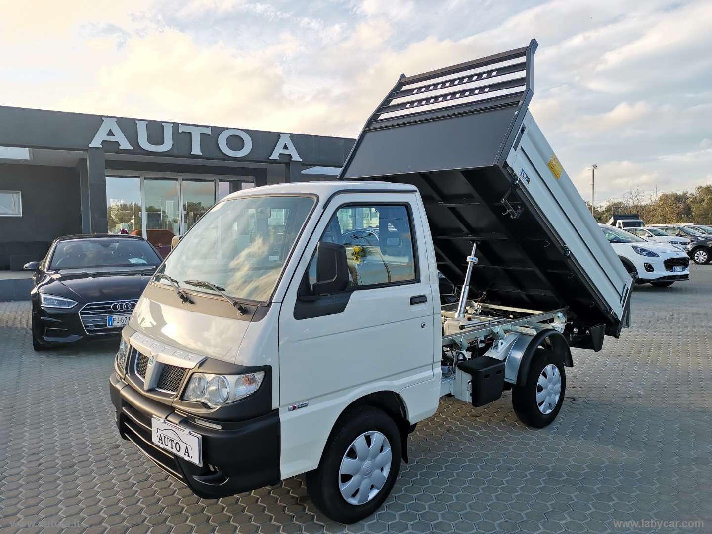 PORTER 1.3 CASSONE RIBALTABILE                                                        