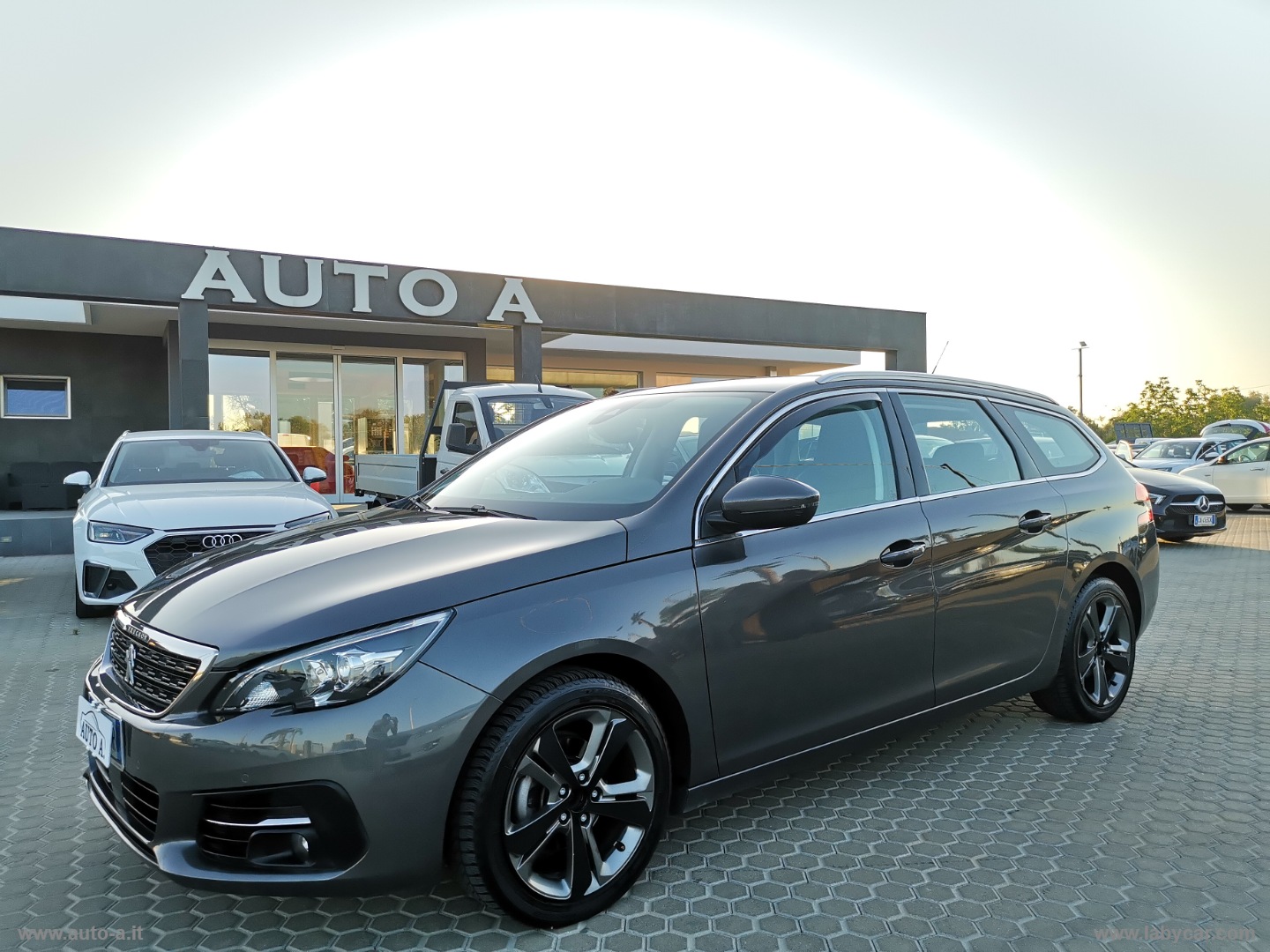 PEUGEOT 308