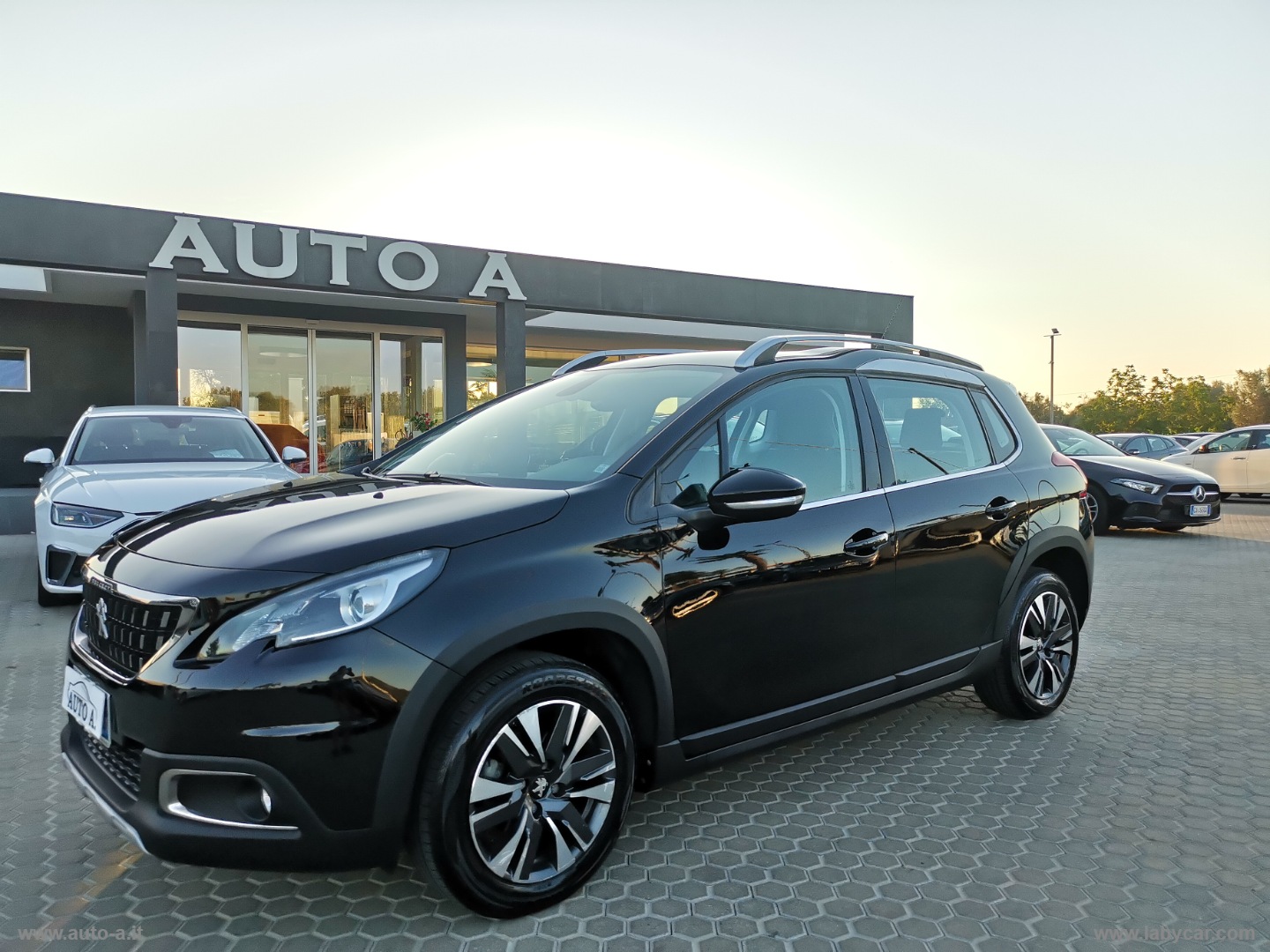 PEUGEOT 2008