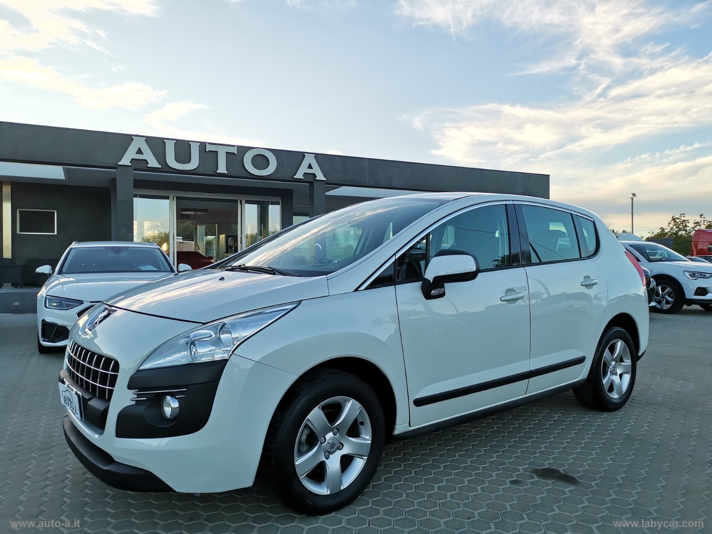 PEUGEOT 3008