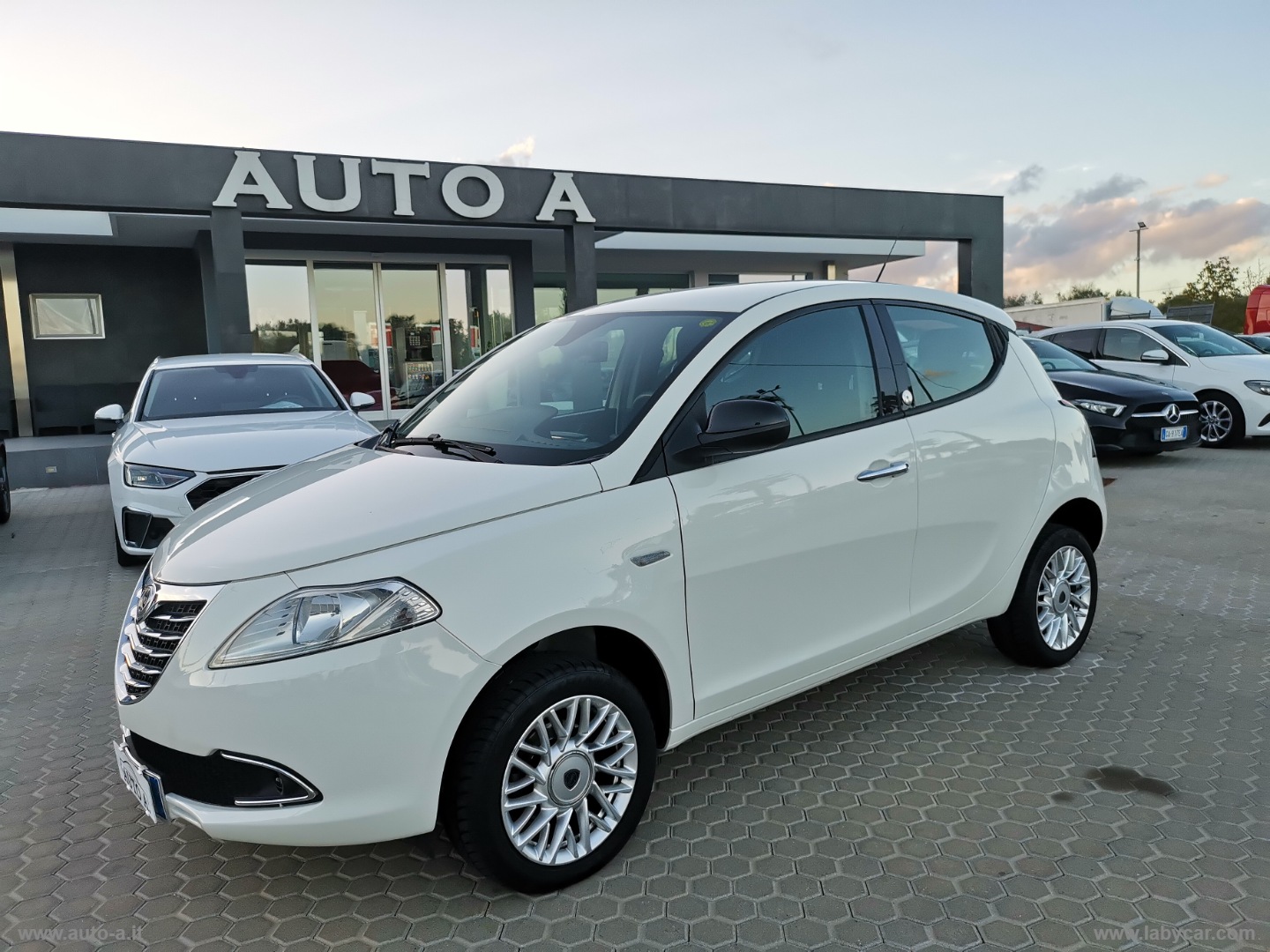 LANCIA Ypsilon