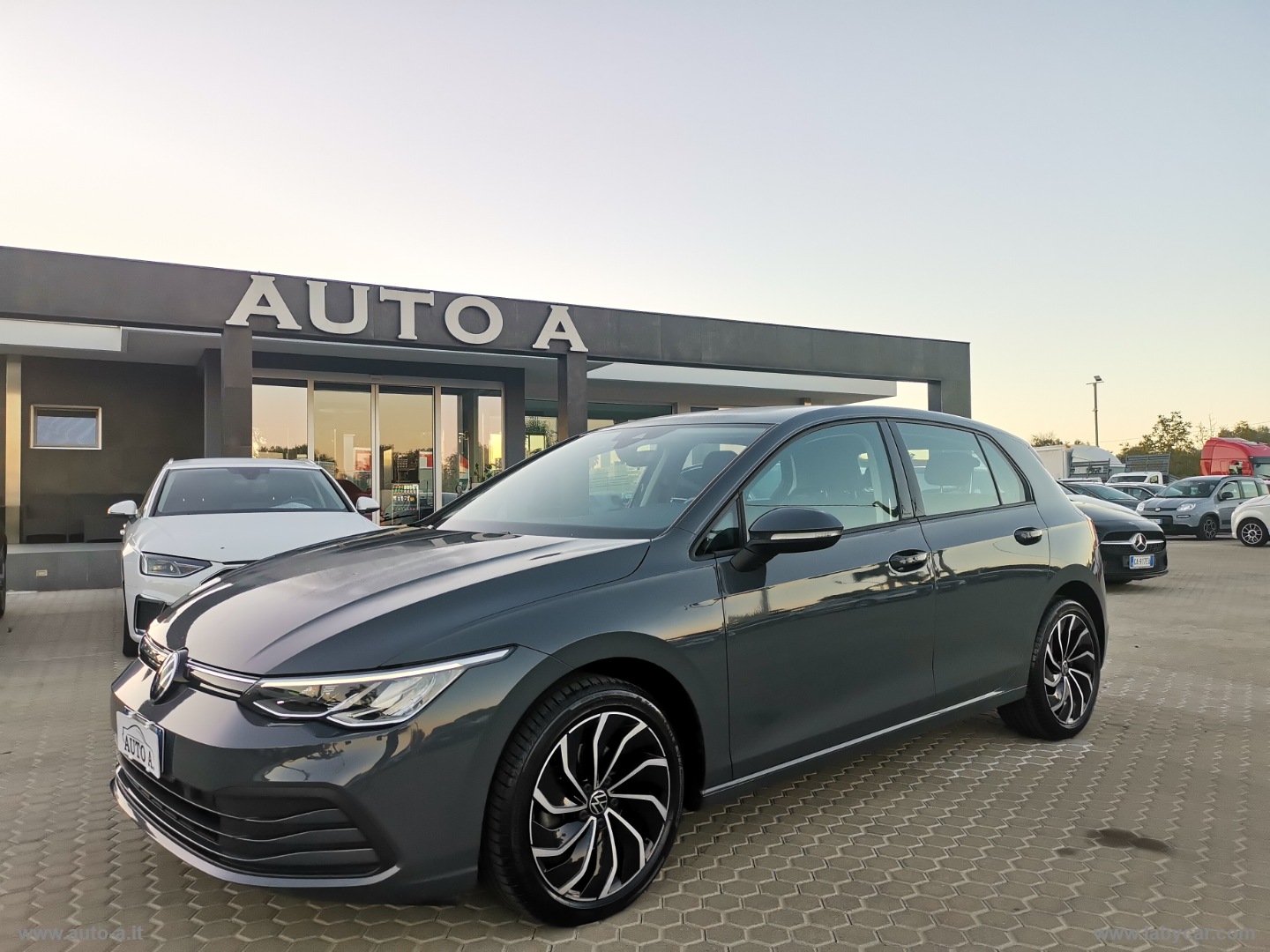 VOLKSWAGEN&nbsp;Golf