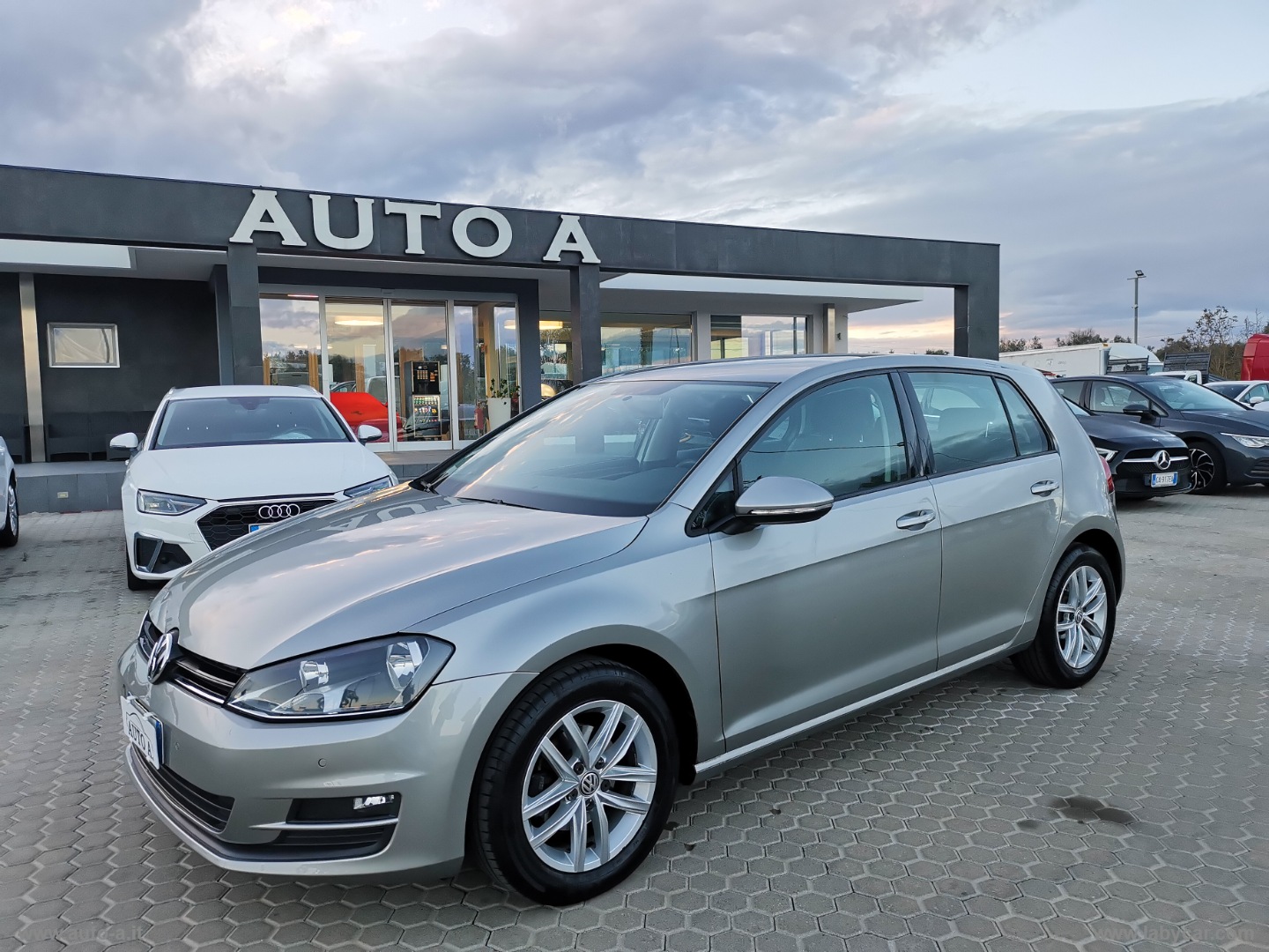 VOLKSWAGEN&nbsp;Golf