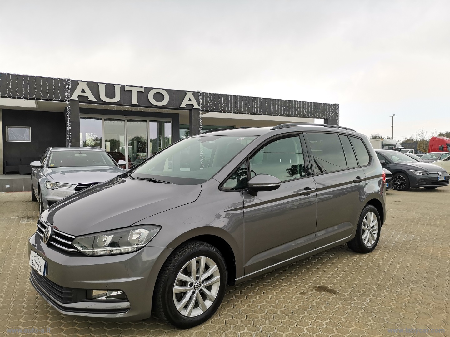 VOLKSWAGEN&nbsp;Touran
