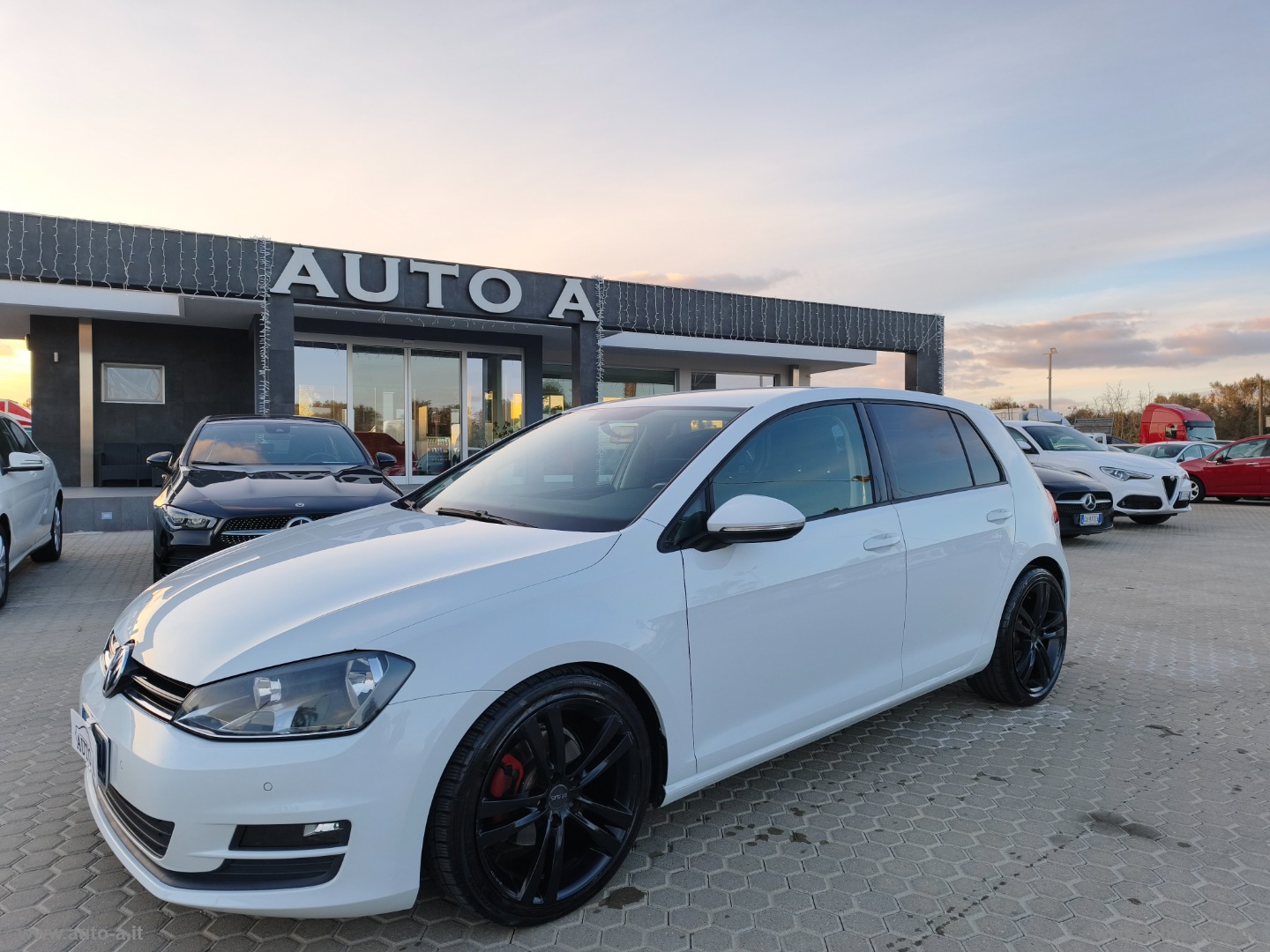 VOLKSWAGEN&nbsp;Golf