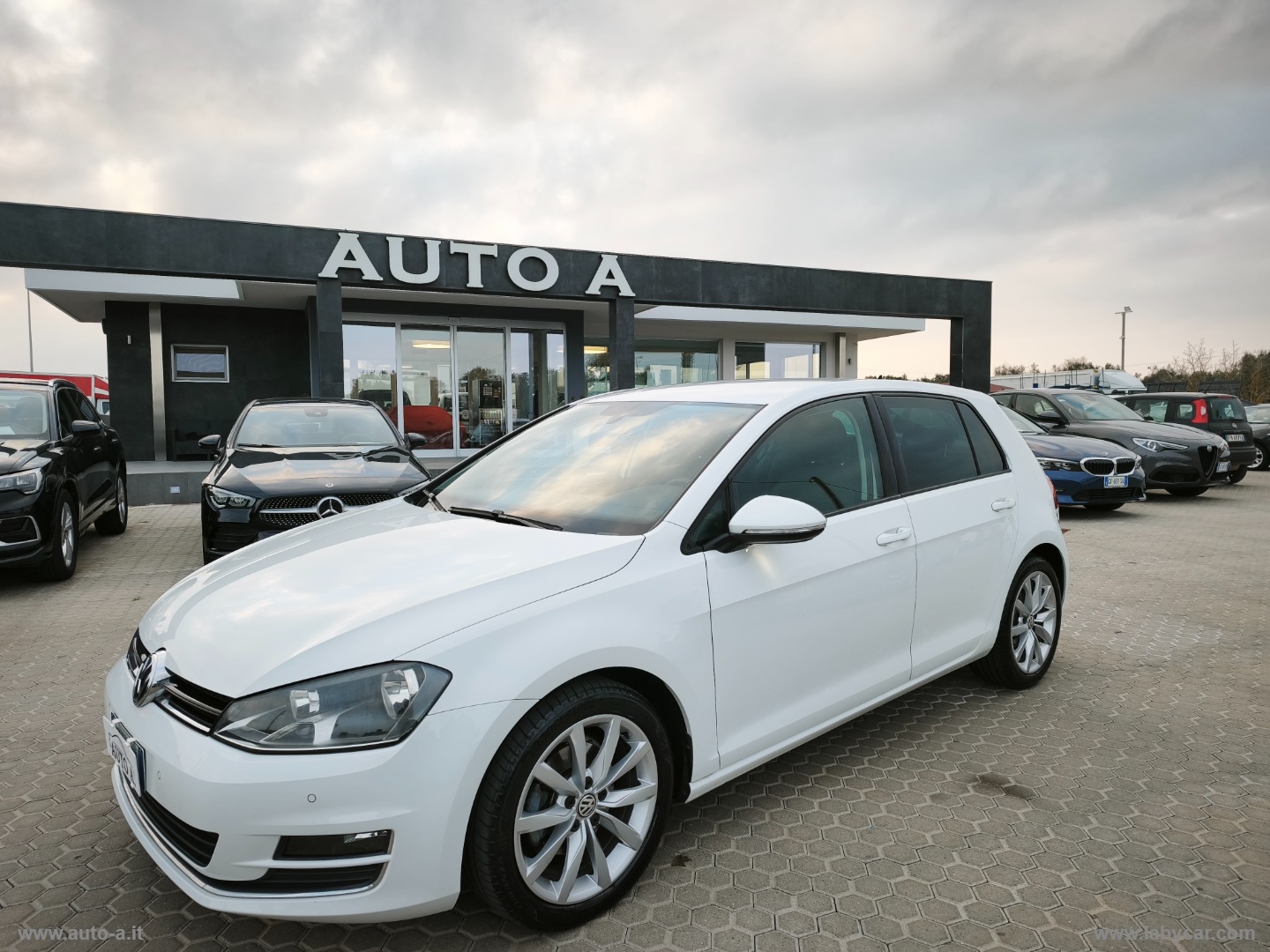 VOLKSWAGEN&nbsp;Golf