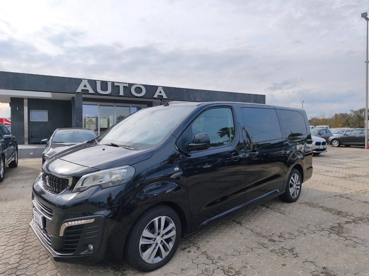 PEUGEOT&nbsp;Traveller