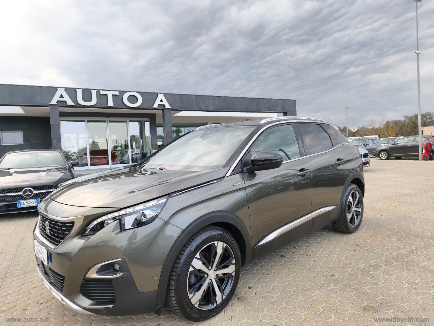 PEUGEOT&nbsp;3008