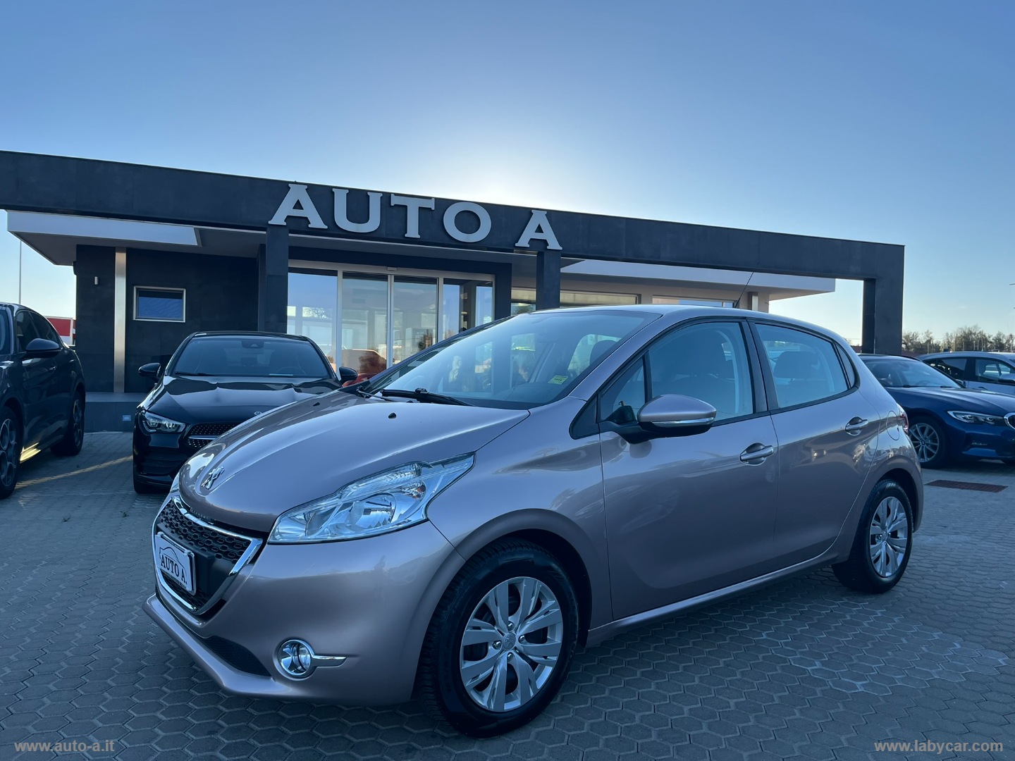 PEUGEOT&nbsp;208