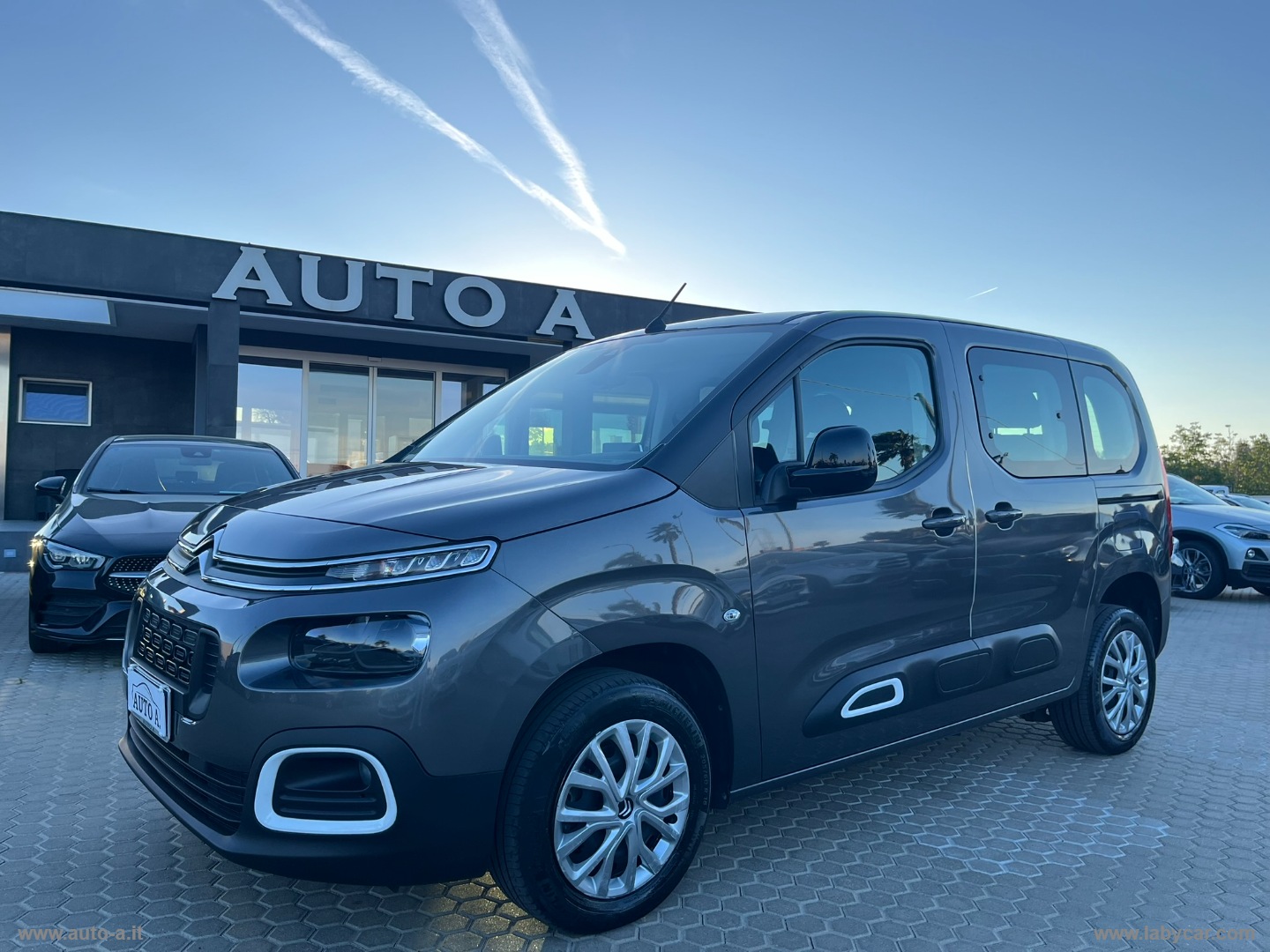 Berlingo BlueHDi 100 S&S SHINE TRASPORTO DISABILI                                                        