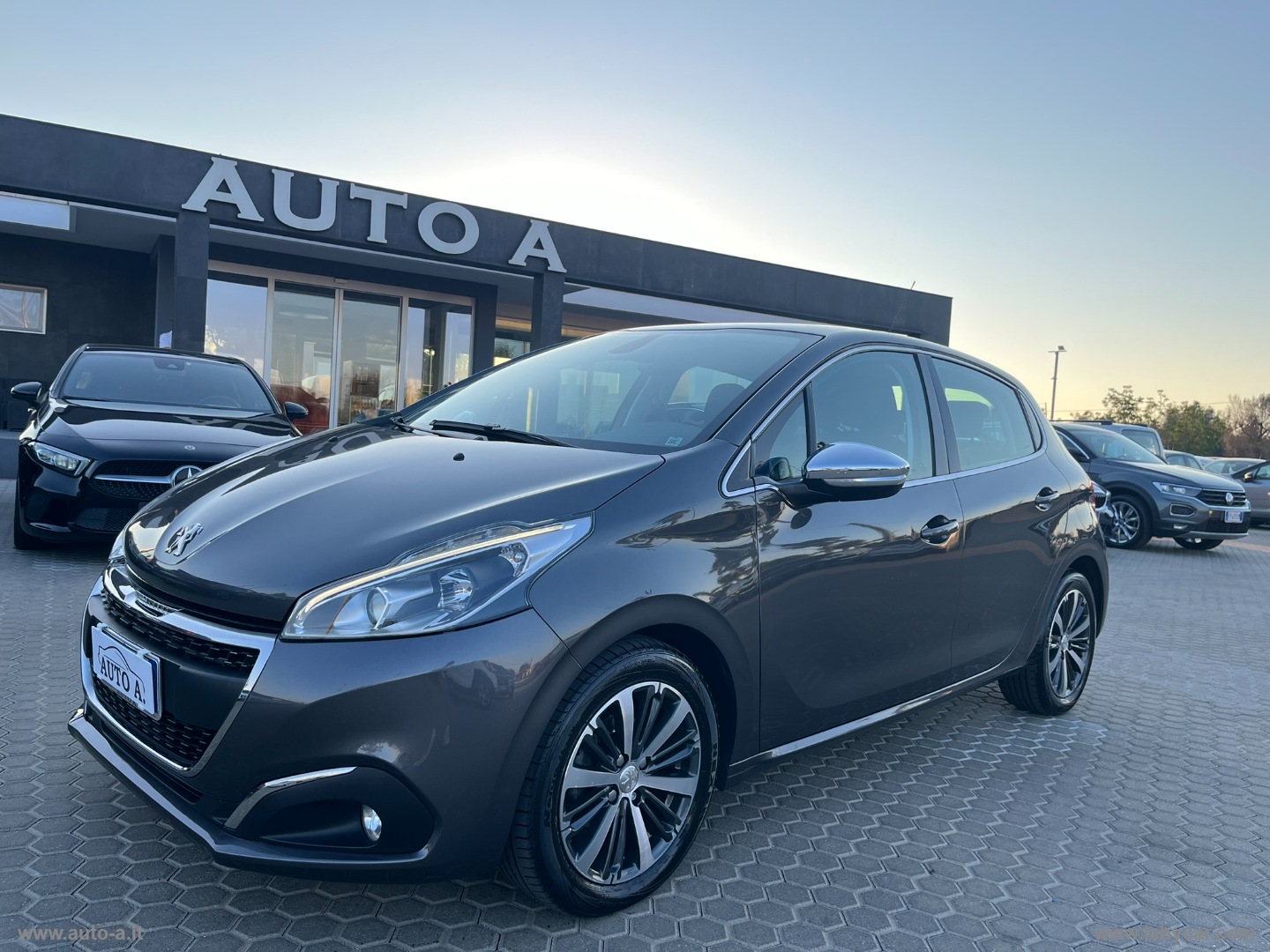 PEUGEOT&nbsp;208