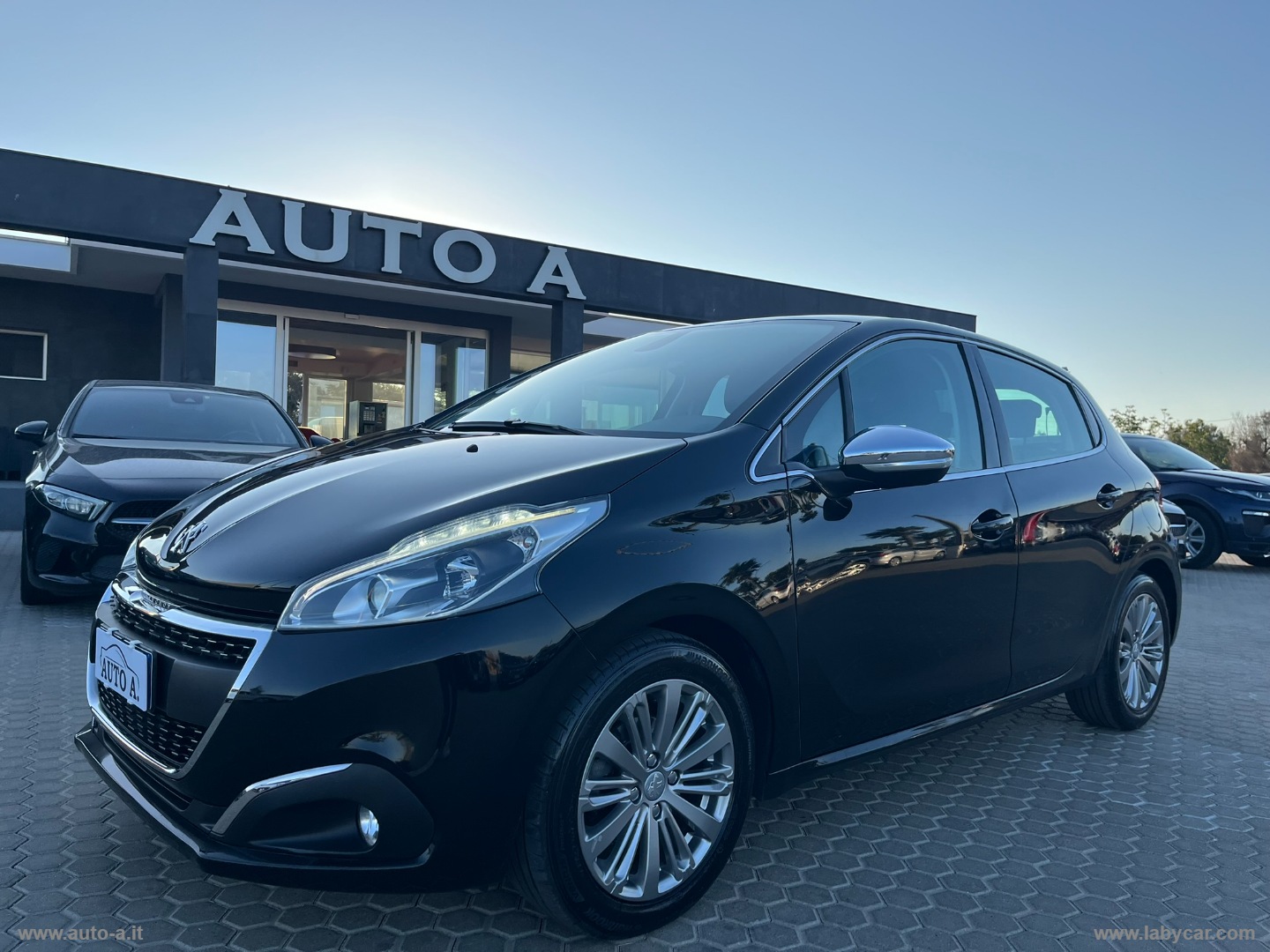 PEUGEOT&nbsp;208