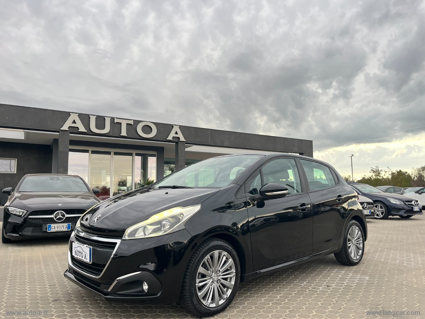 PEUGEOT 208 PureTech 82 5p. Allure                                                        