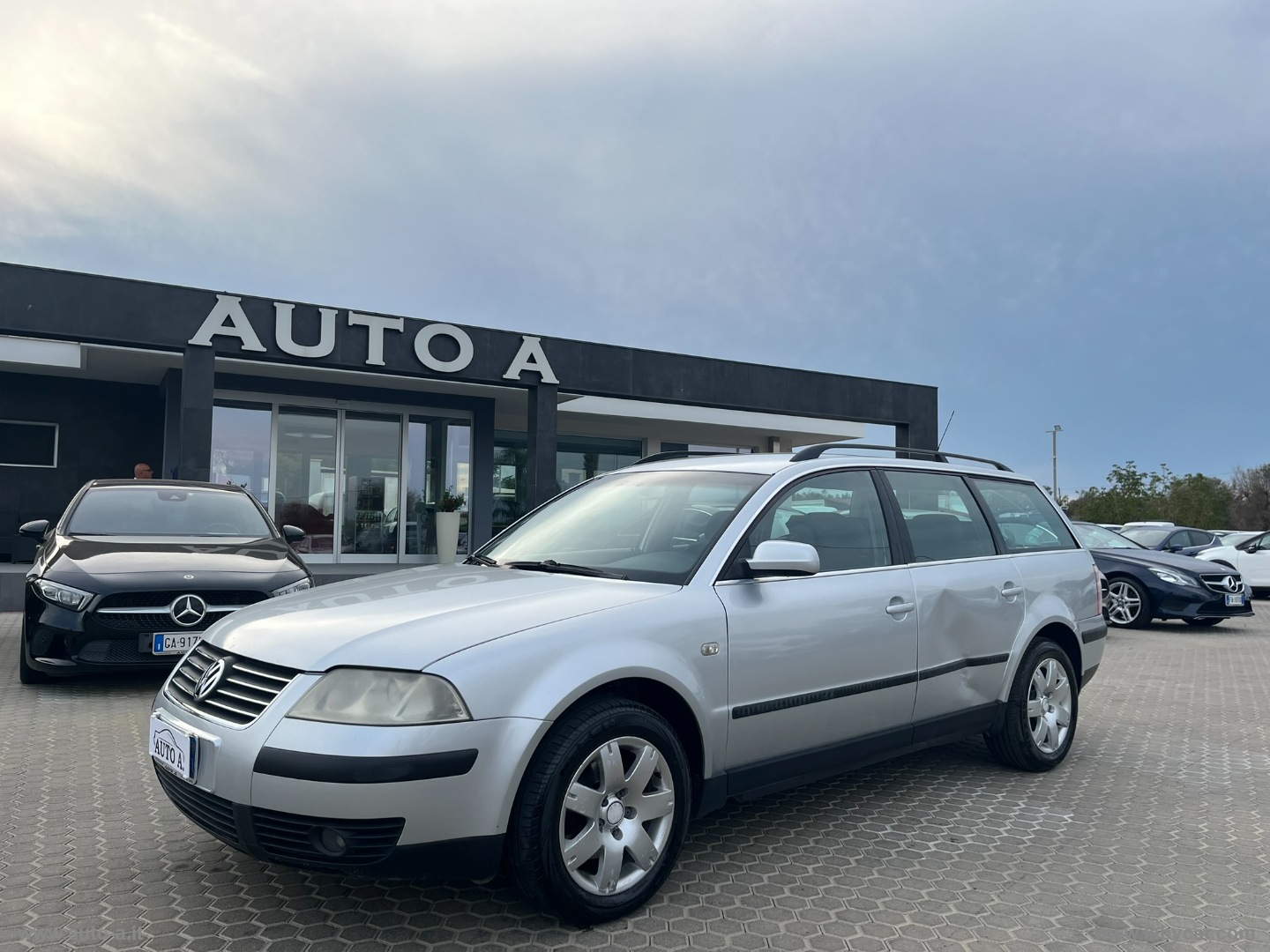 VOLKSWAGEN Passat