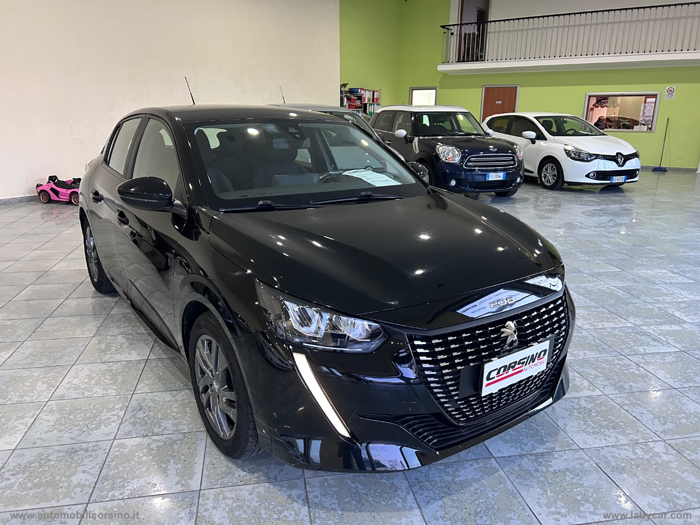 PEUGEOT 208