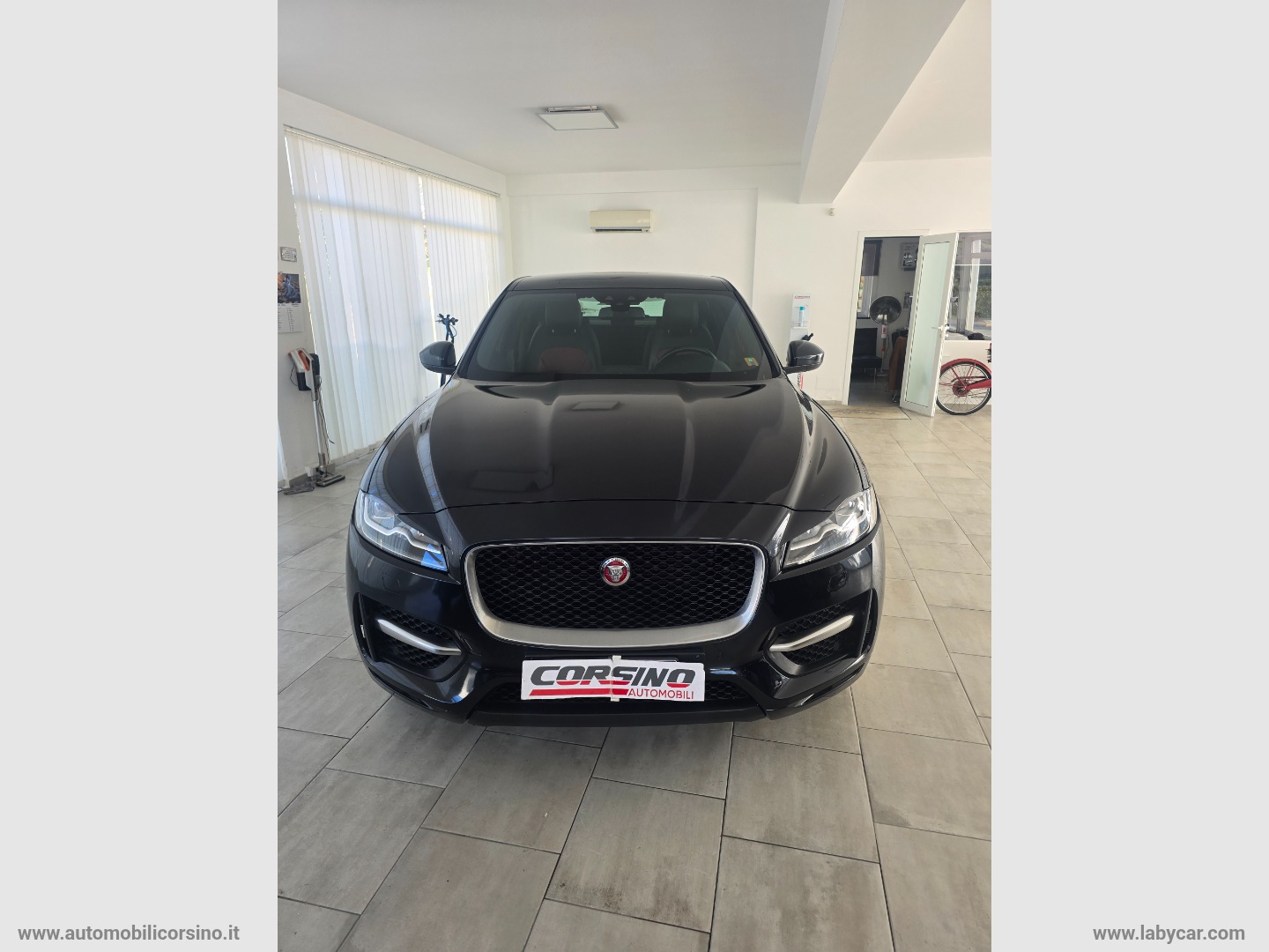 JAGUAR F-Pace
