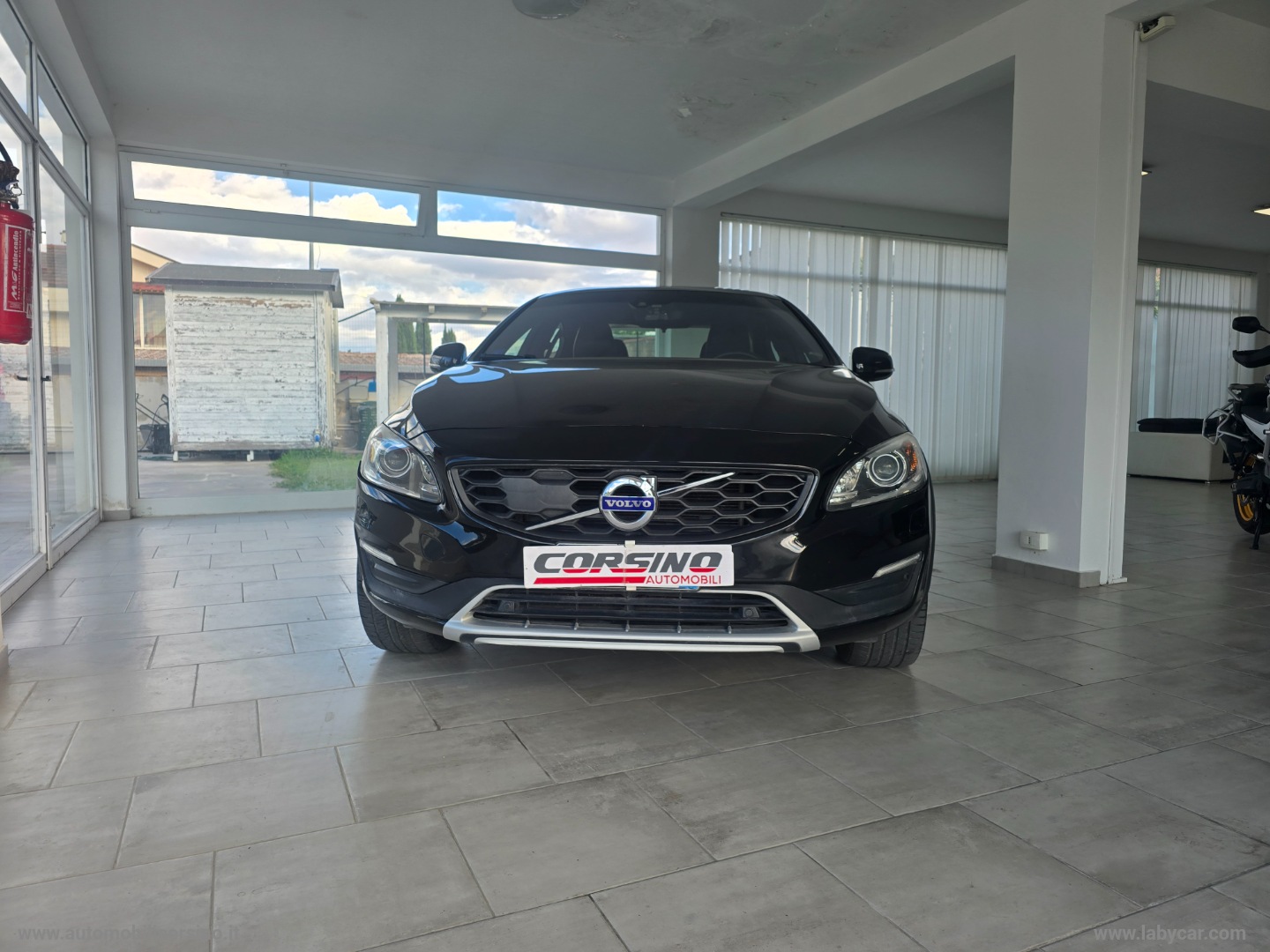 VOLVO V60 Cross Country